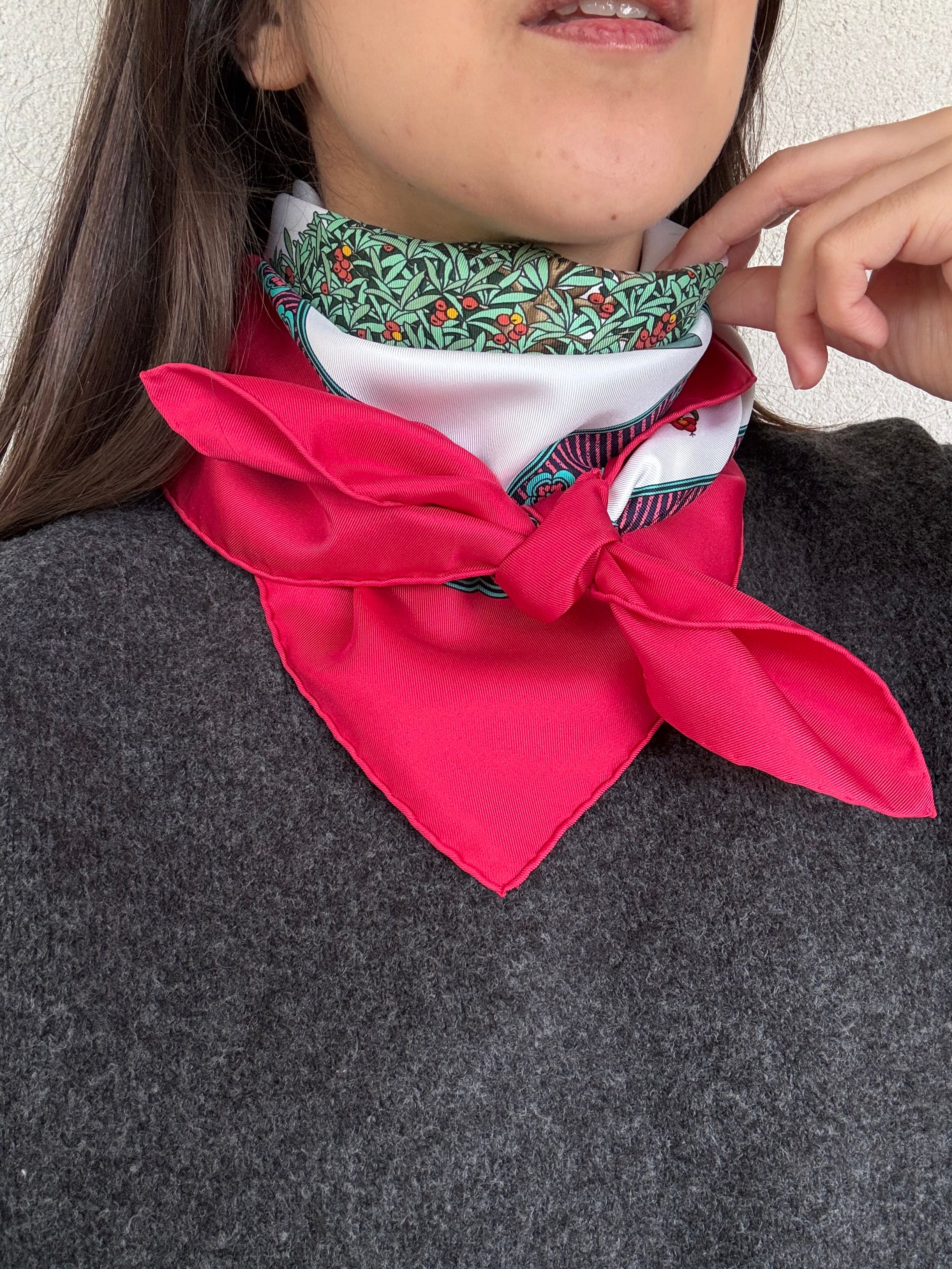 Foulard Hermès – Modèle Les Beaux Jours du Bonsaï