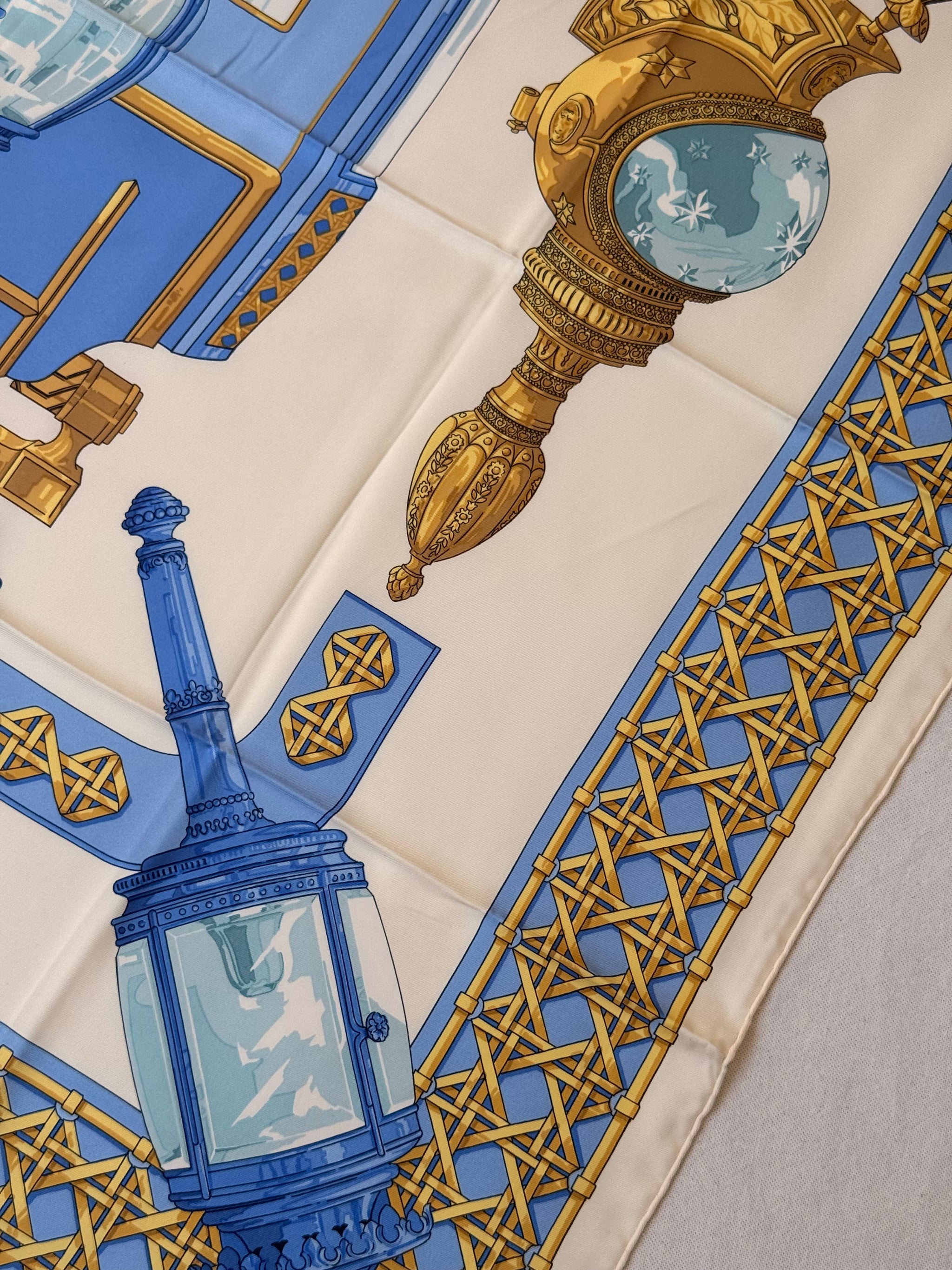 Foulard Hermès – Modèle Feux de Route