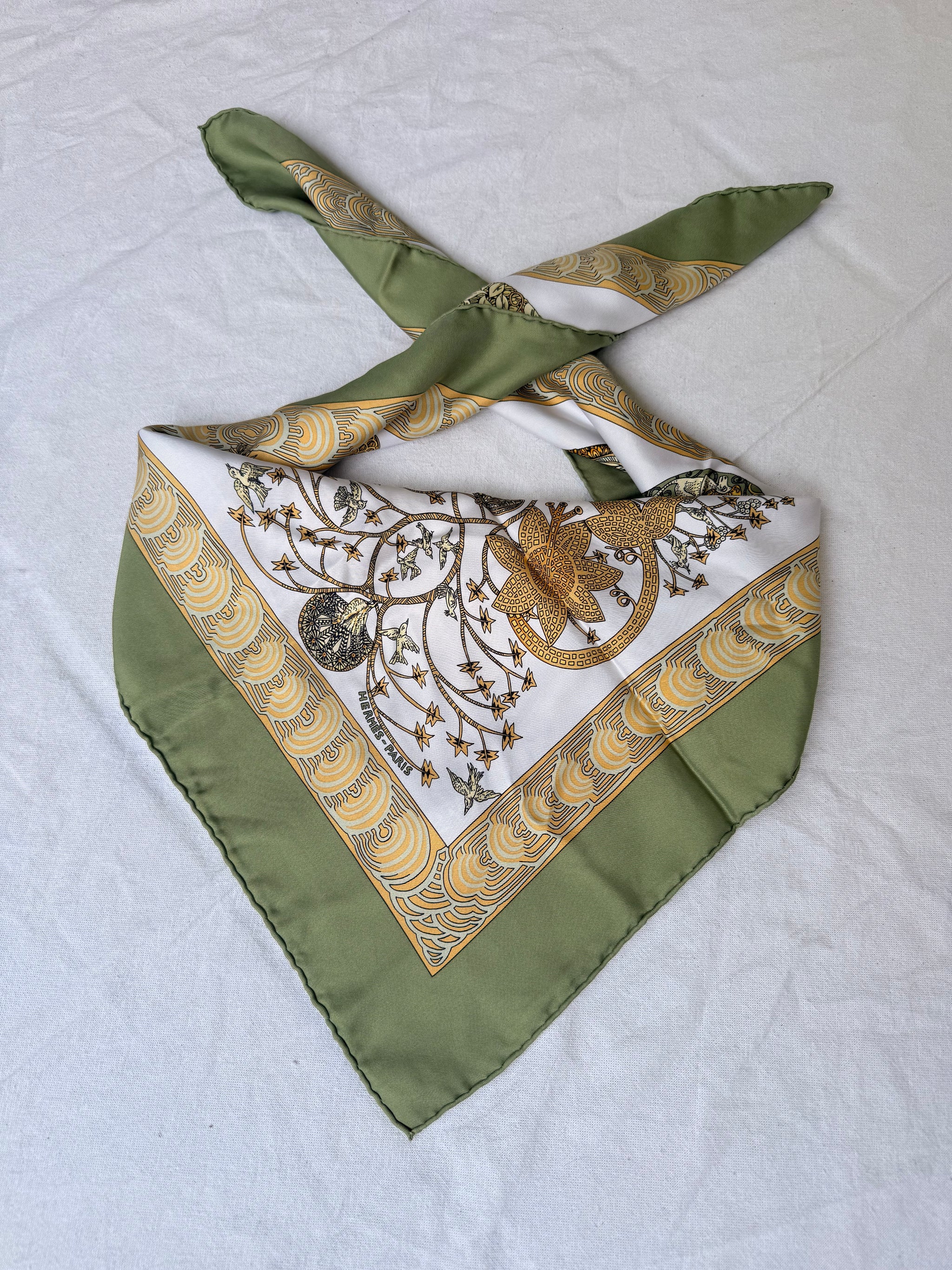 Foulard Hermès – Modèle Les légendes de l'arbre