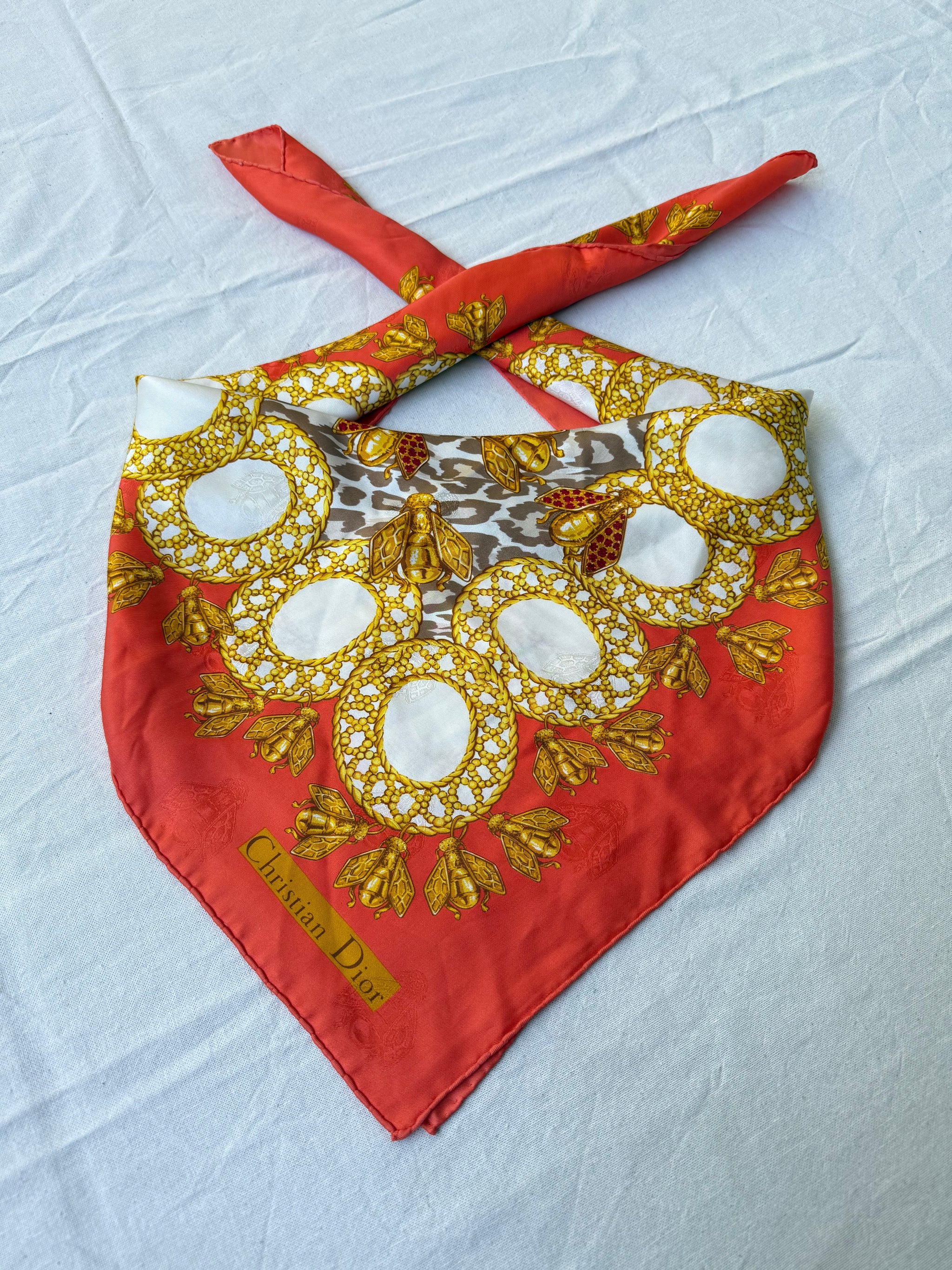 Foulard Christian Dior – Modèle léopard et abeilles