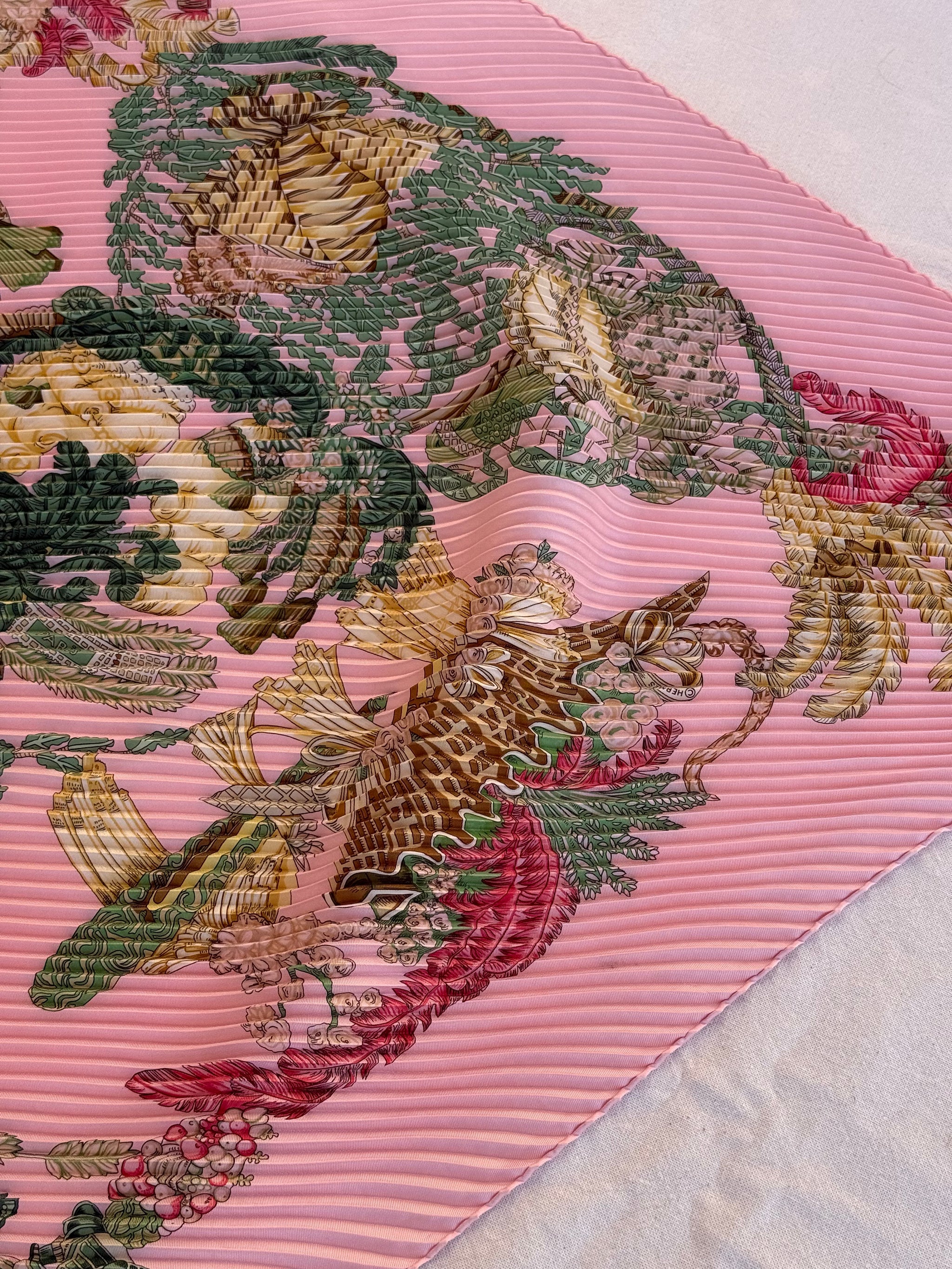 Foulard Hermès plissé – Modèle Chapeau