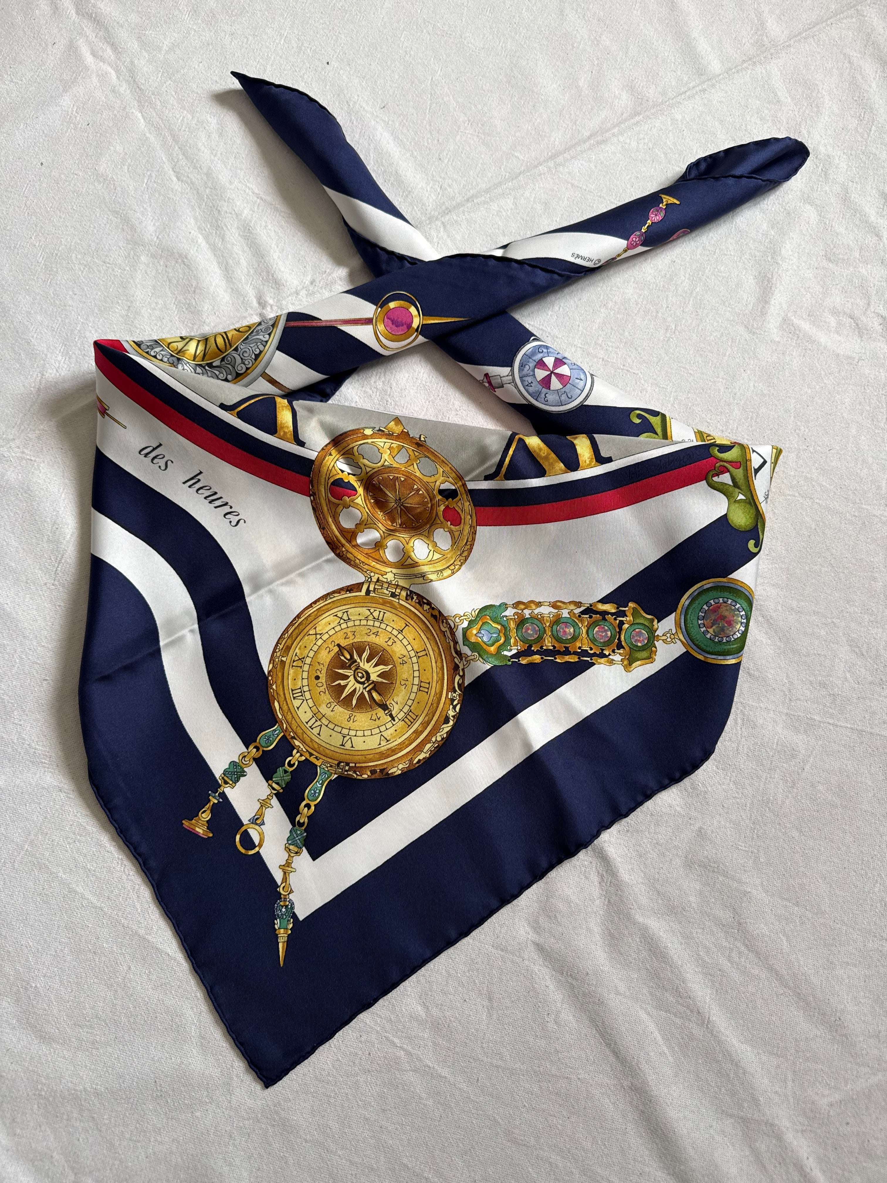 Foulard Hermès – Modèle La Ronde des Heures