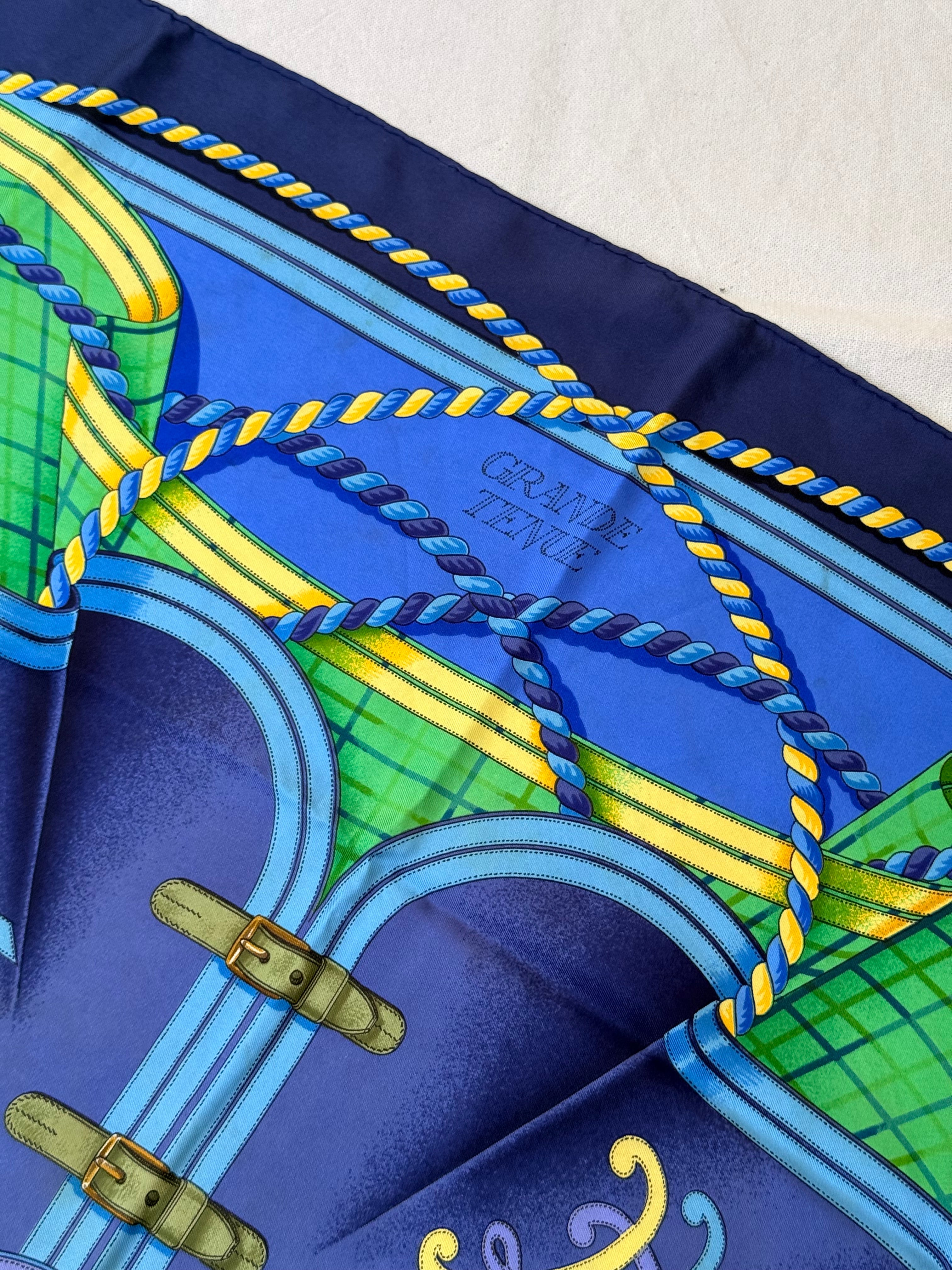 Foulard Hermès – Modèle Grande Tenue