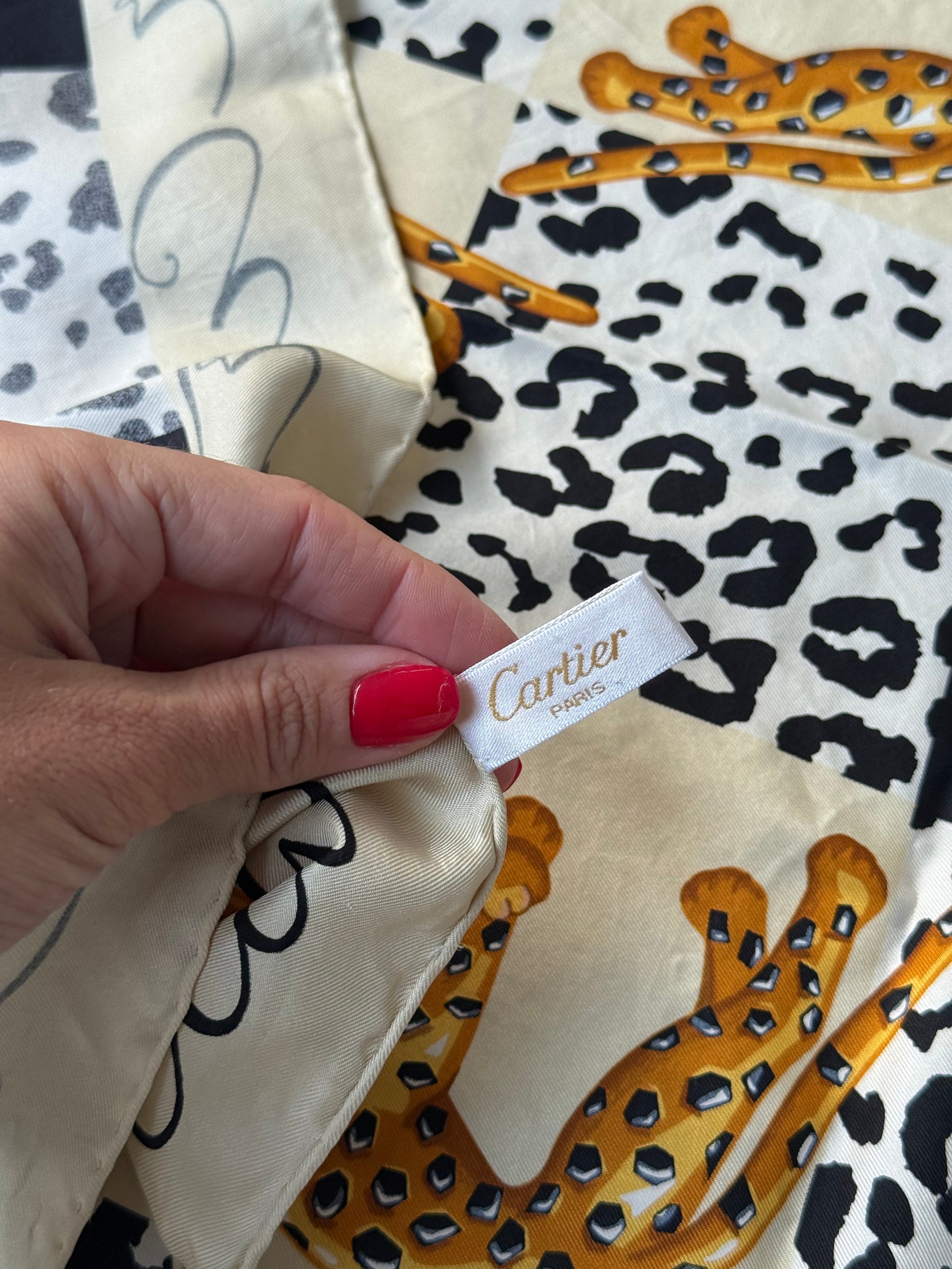 Foulard Cartier – Modèle beige et panthères