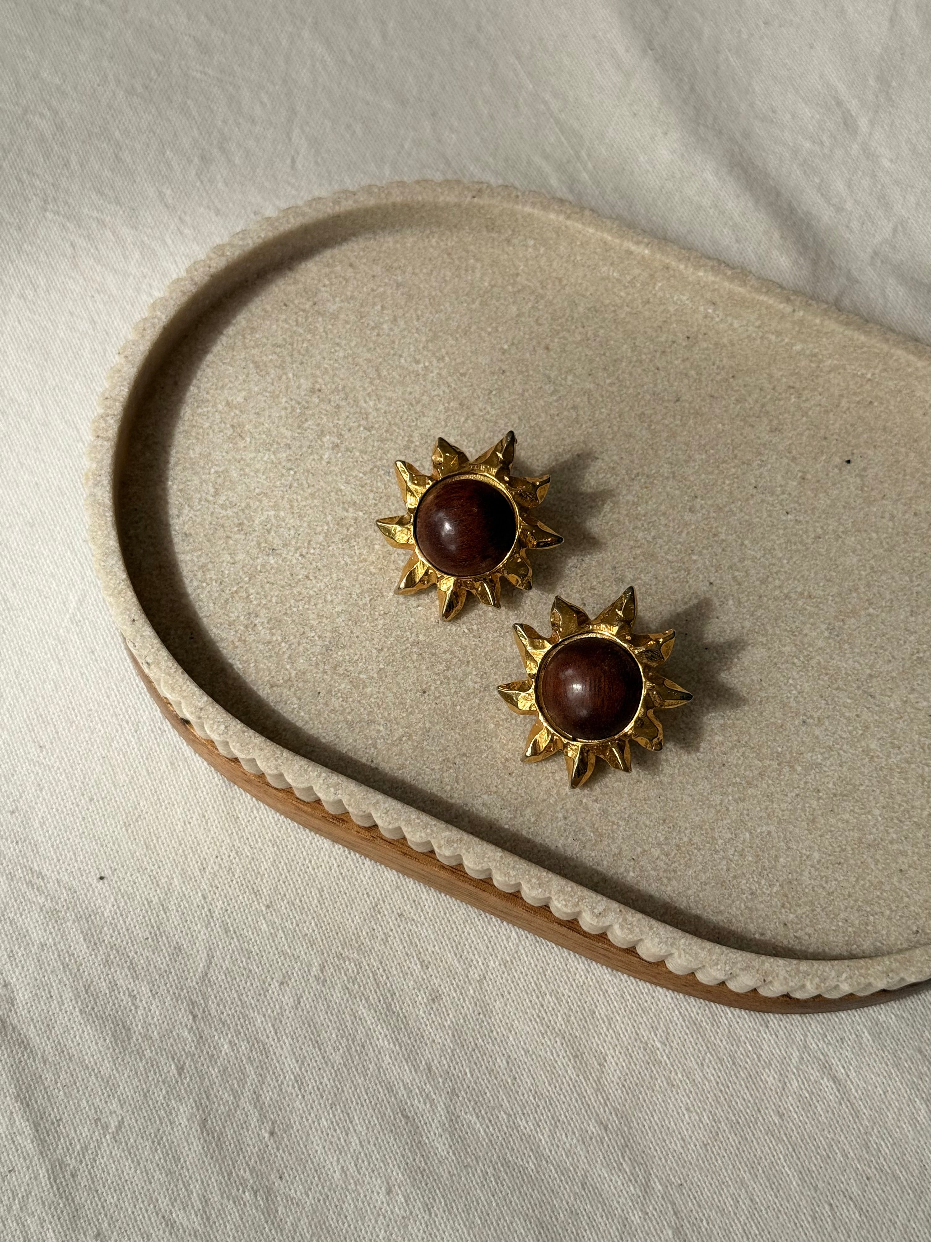 Boucles d’oreilles vintage - Soleils dorés et cabochons bois