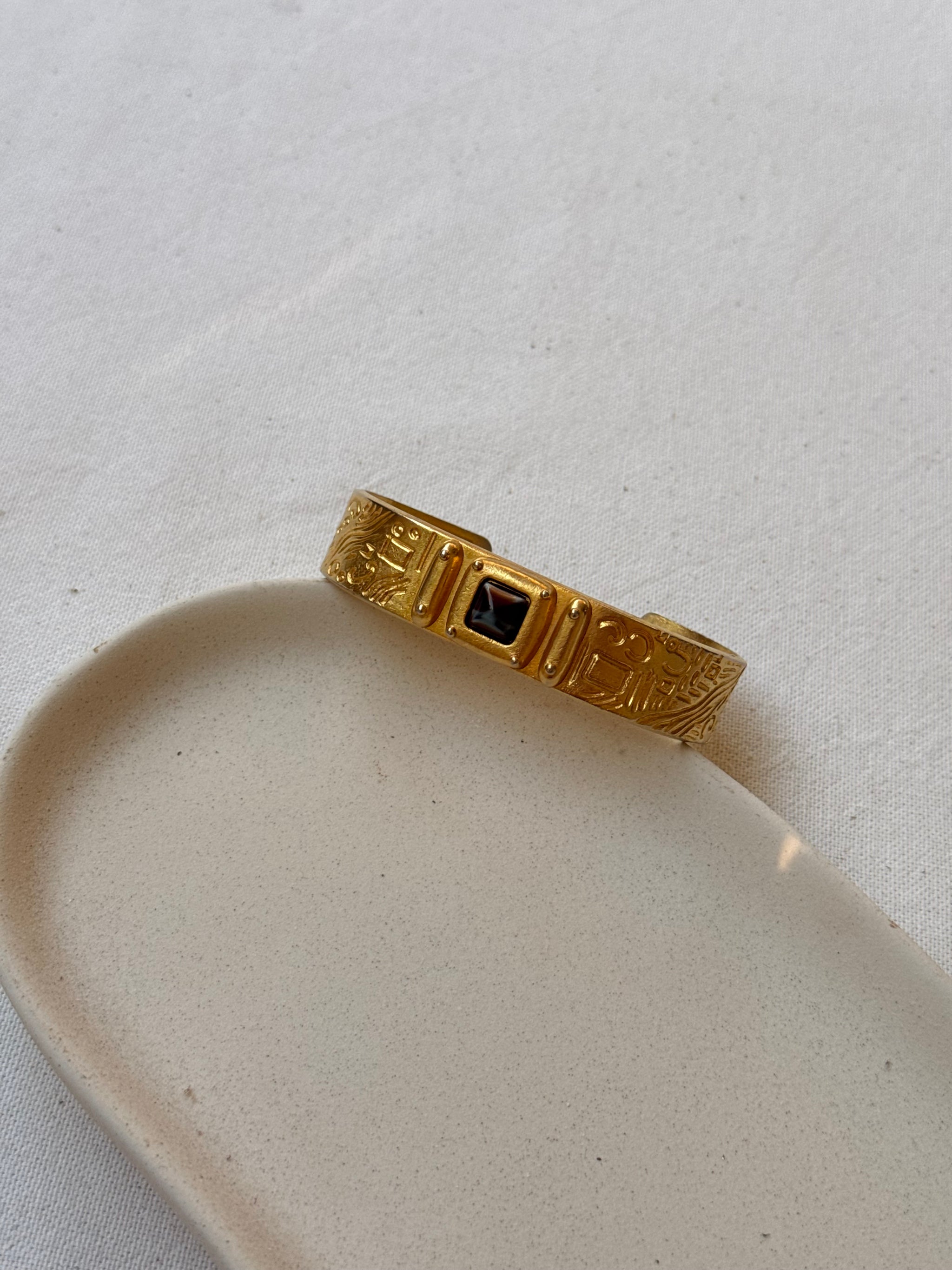 Bracelet vintage - Manchette gravée