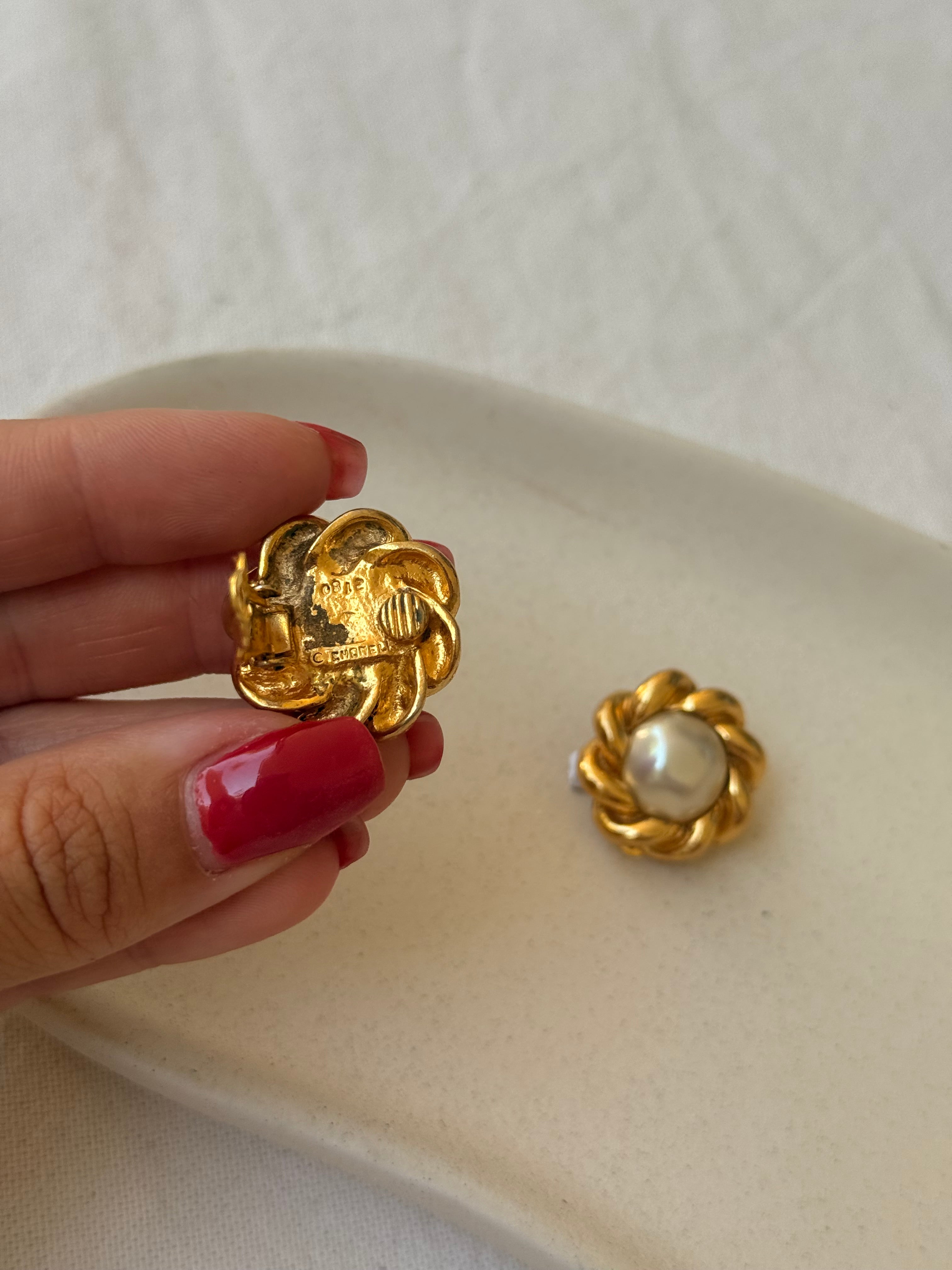 Boucles d’oreilles vintage Chanel - Perles fantaisies tressées