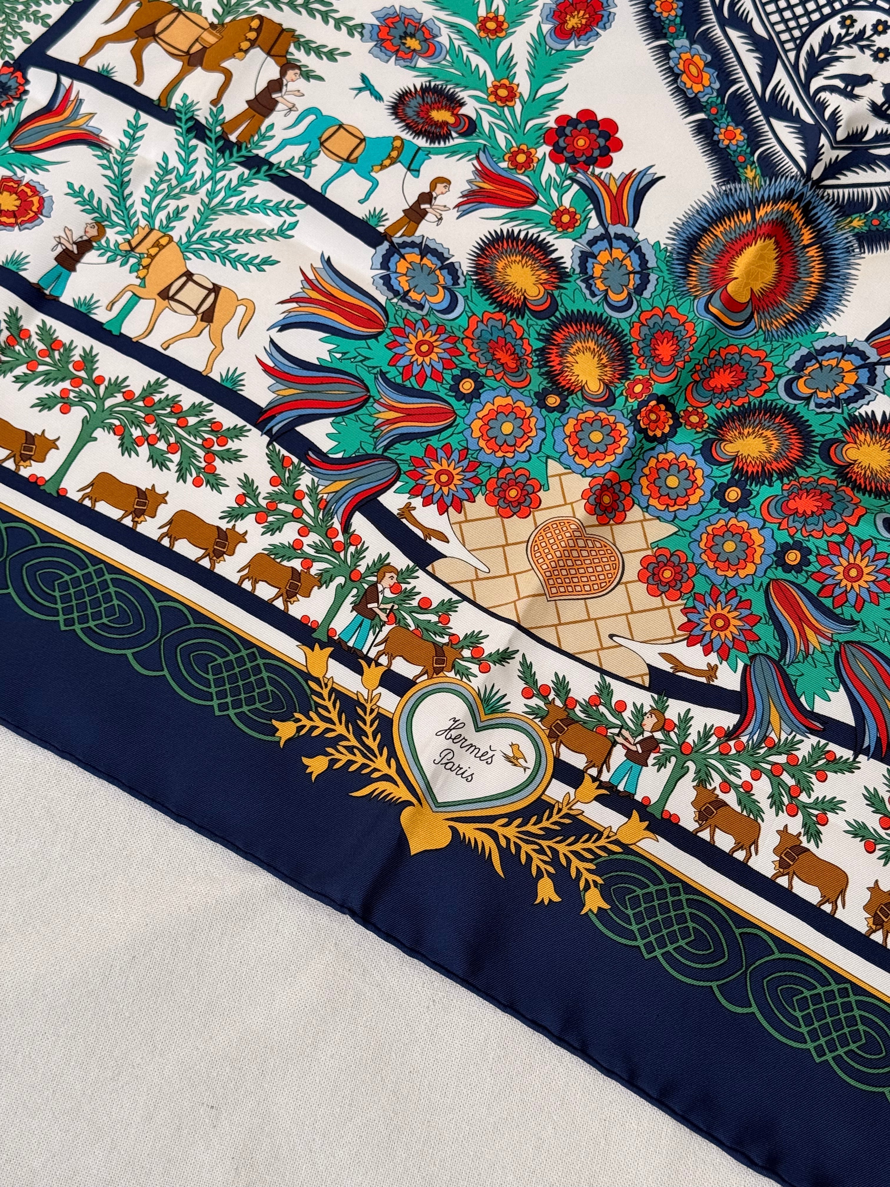 Foulard Hermès – Modèle Découpages