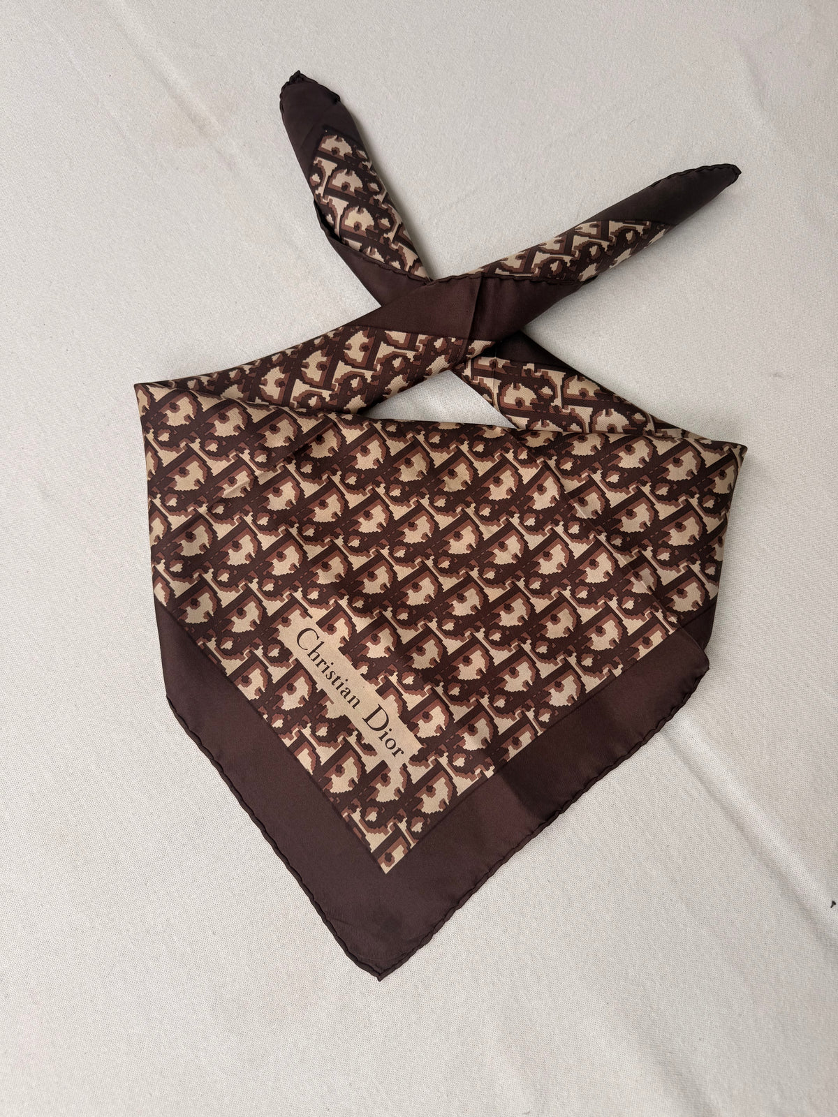 Foulard Christian Dior – Modèle monogramme marron