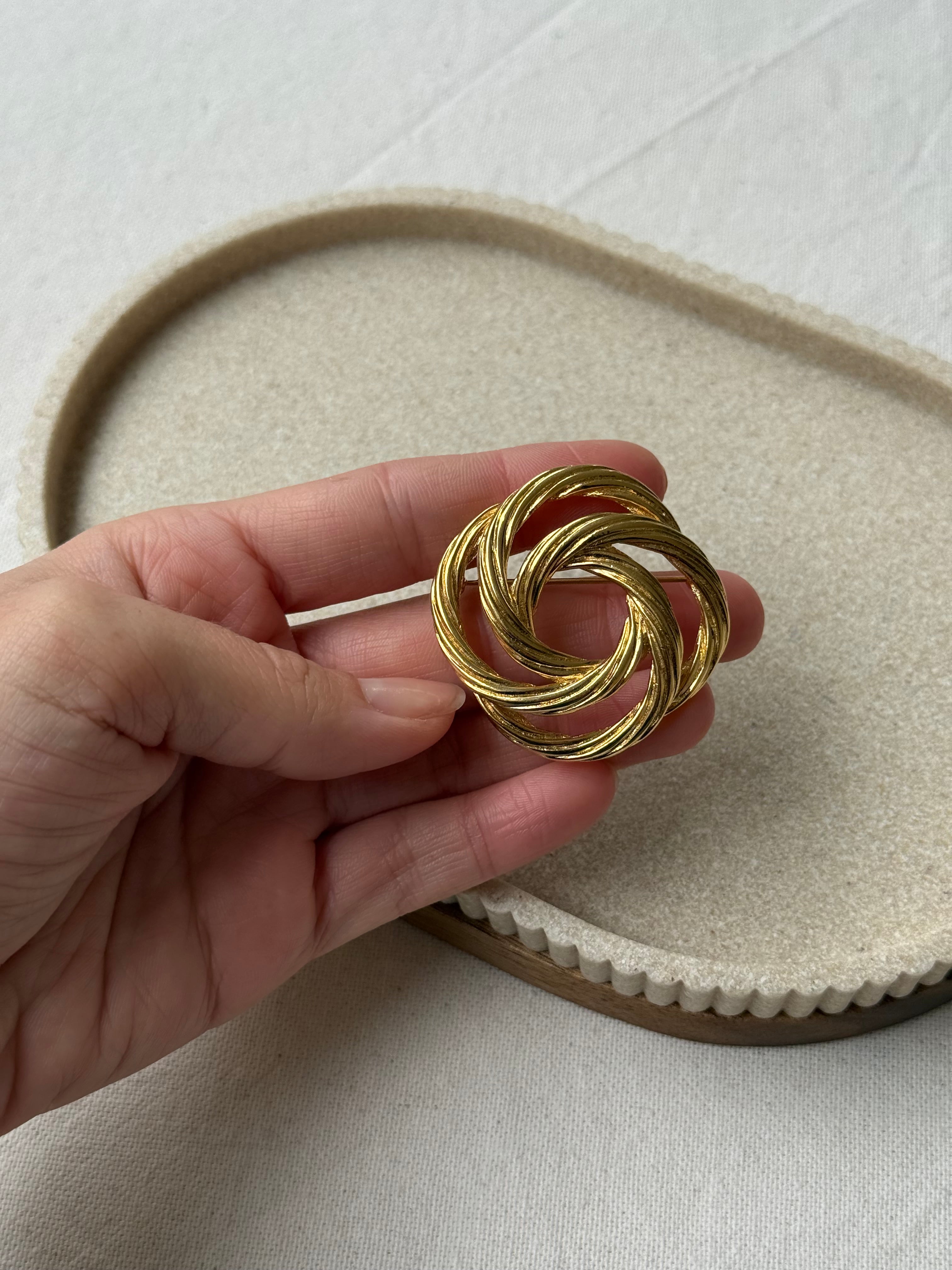 Broche Monet vintage - Rosace torsadée