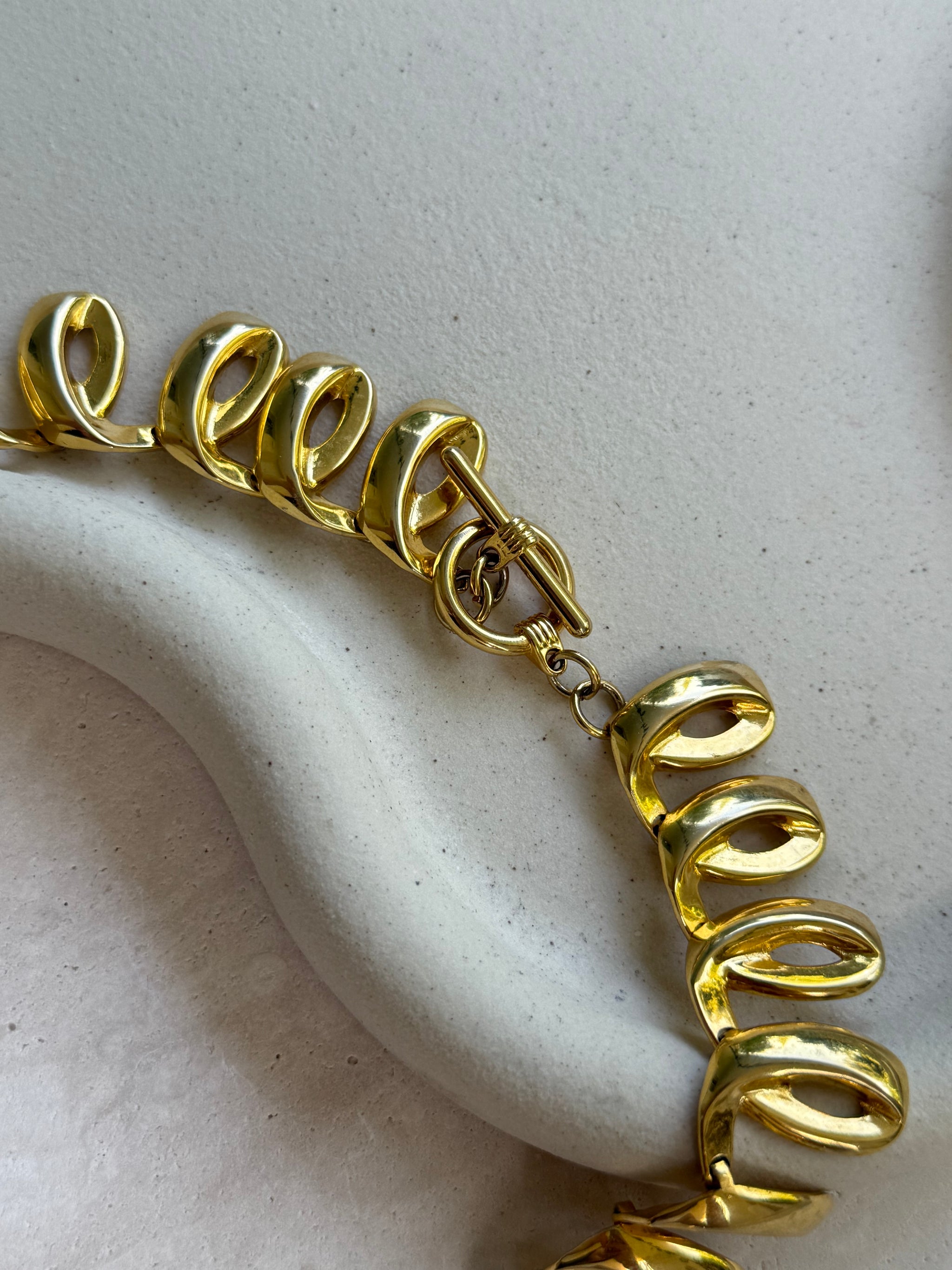 Collier doré vintage - Maille ajourée tourbillons