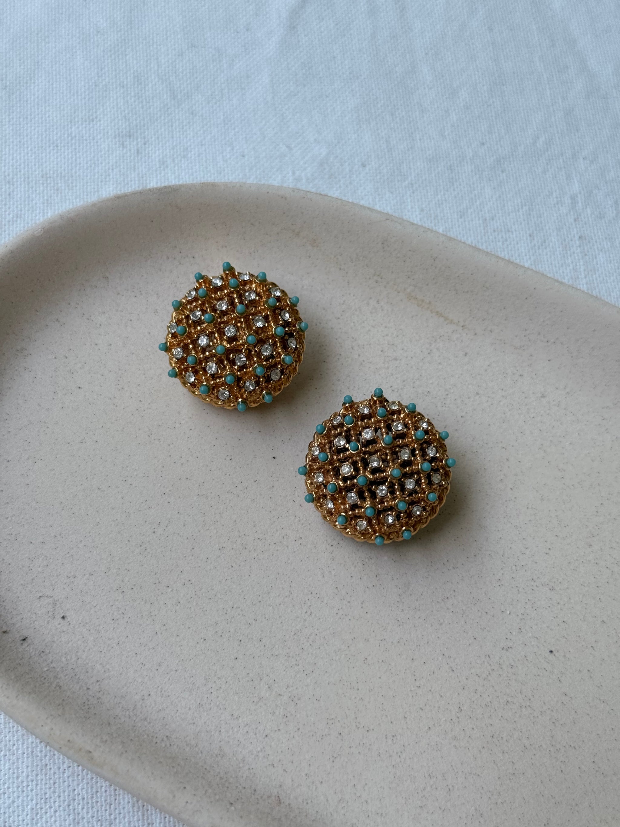 Boucles d’oreilles Carven vintage - Strass et cabochons turquoises