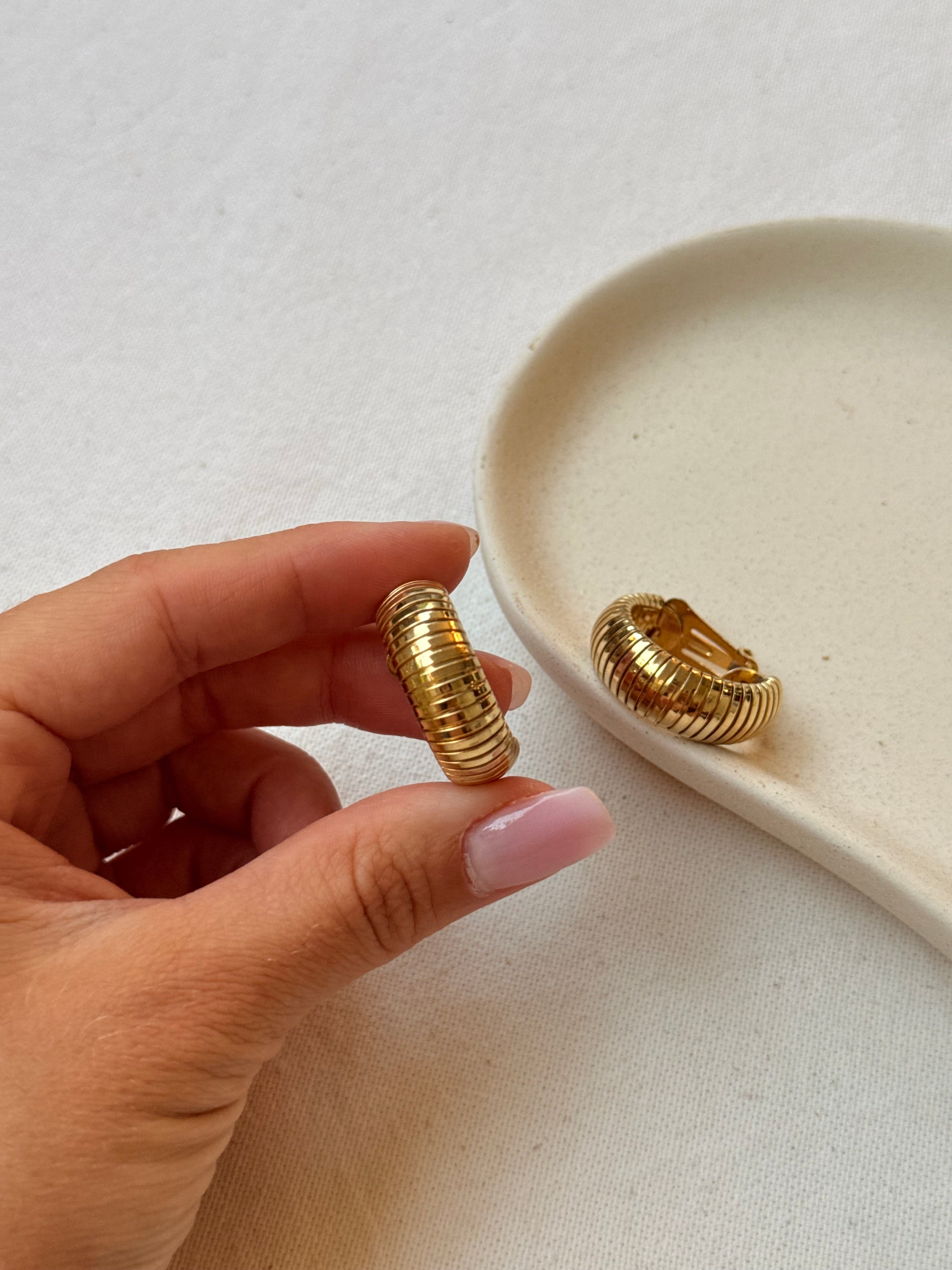 Boucles d’oreilles vintage - Créoles striées dorées