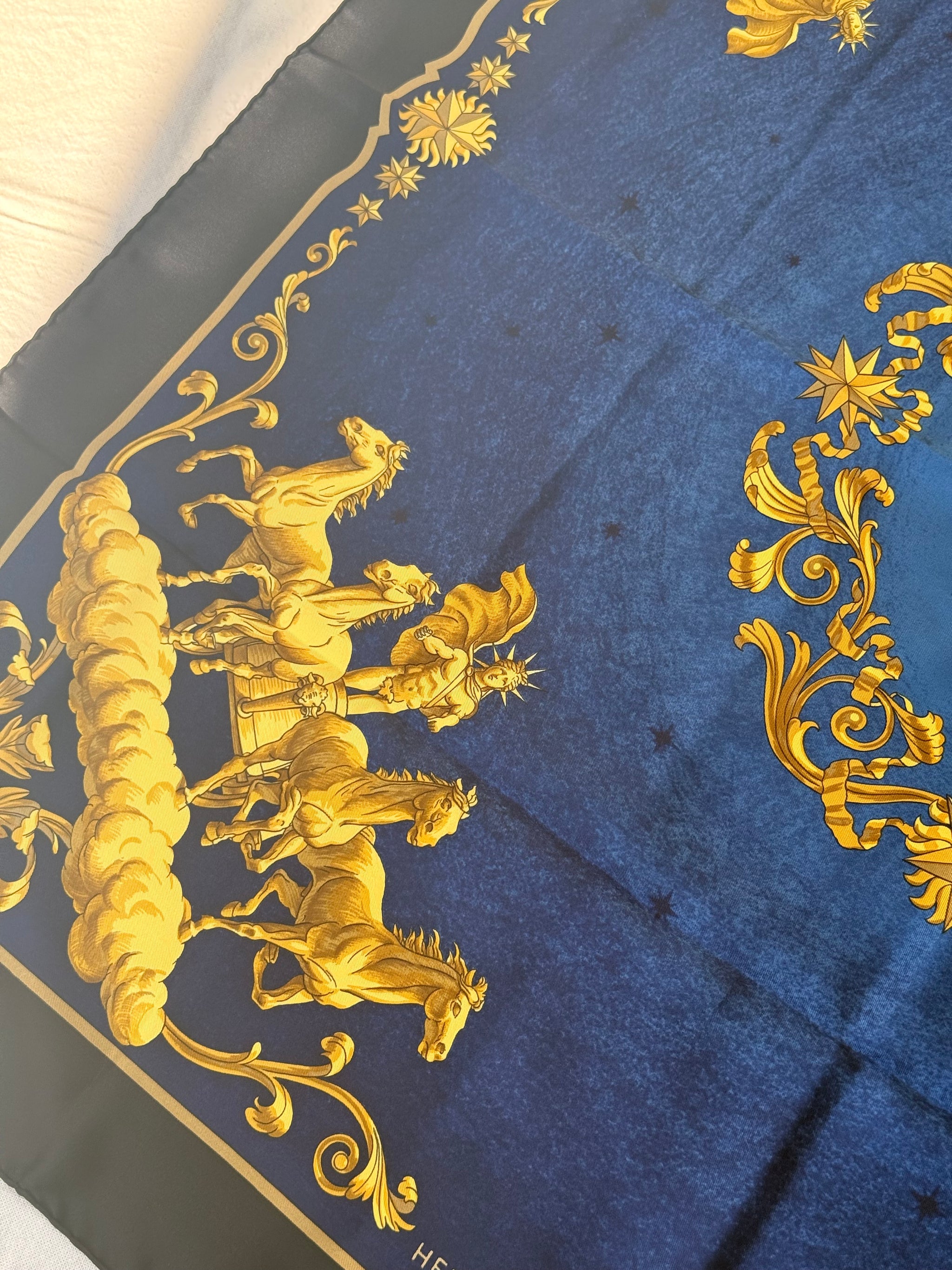 Foulard Hermès – Modèle Cosmos