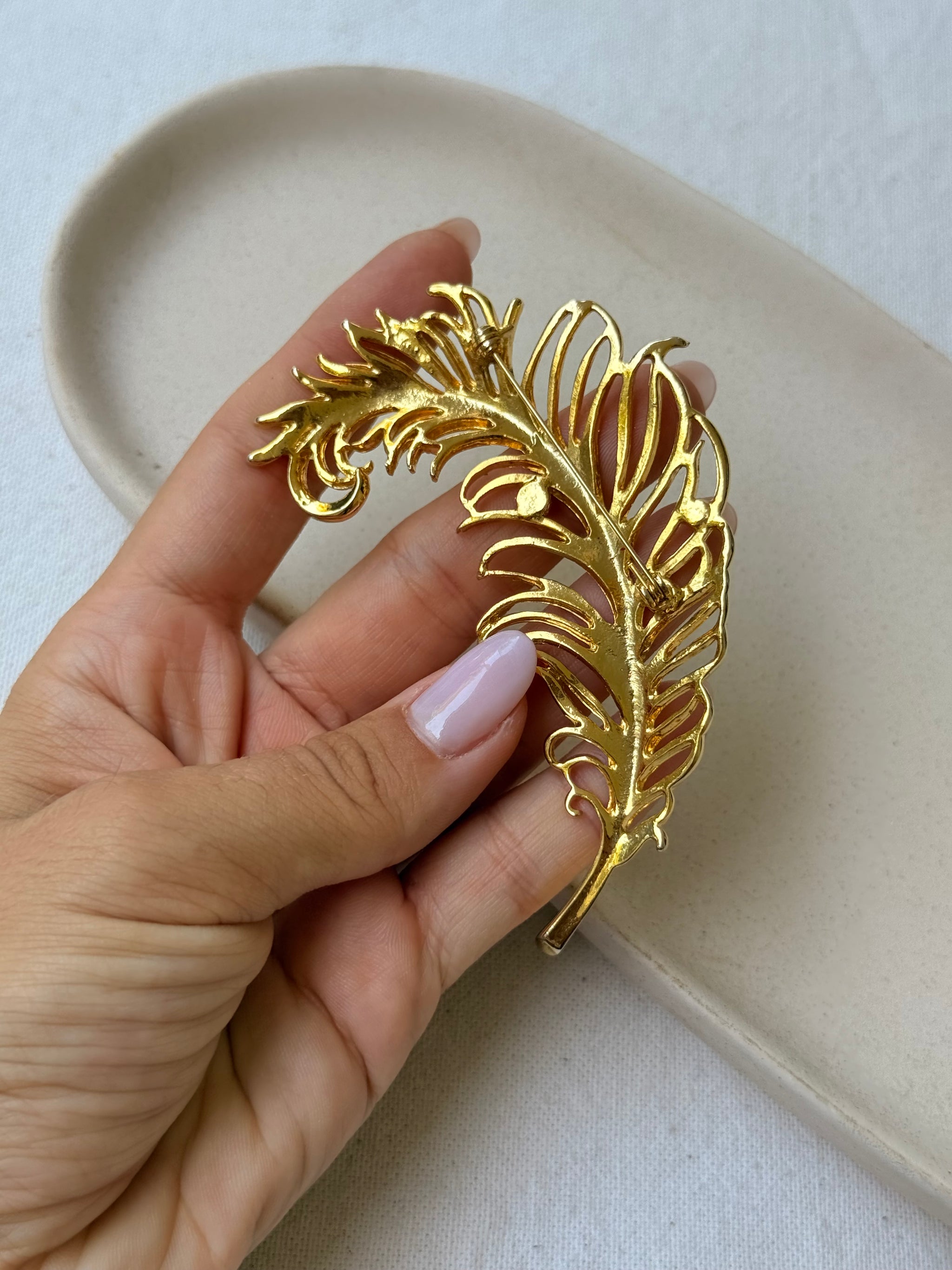 Broche vintage - Motif plume dorée XL