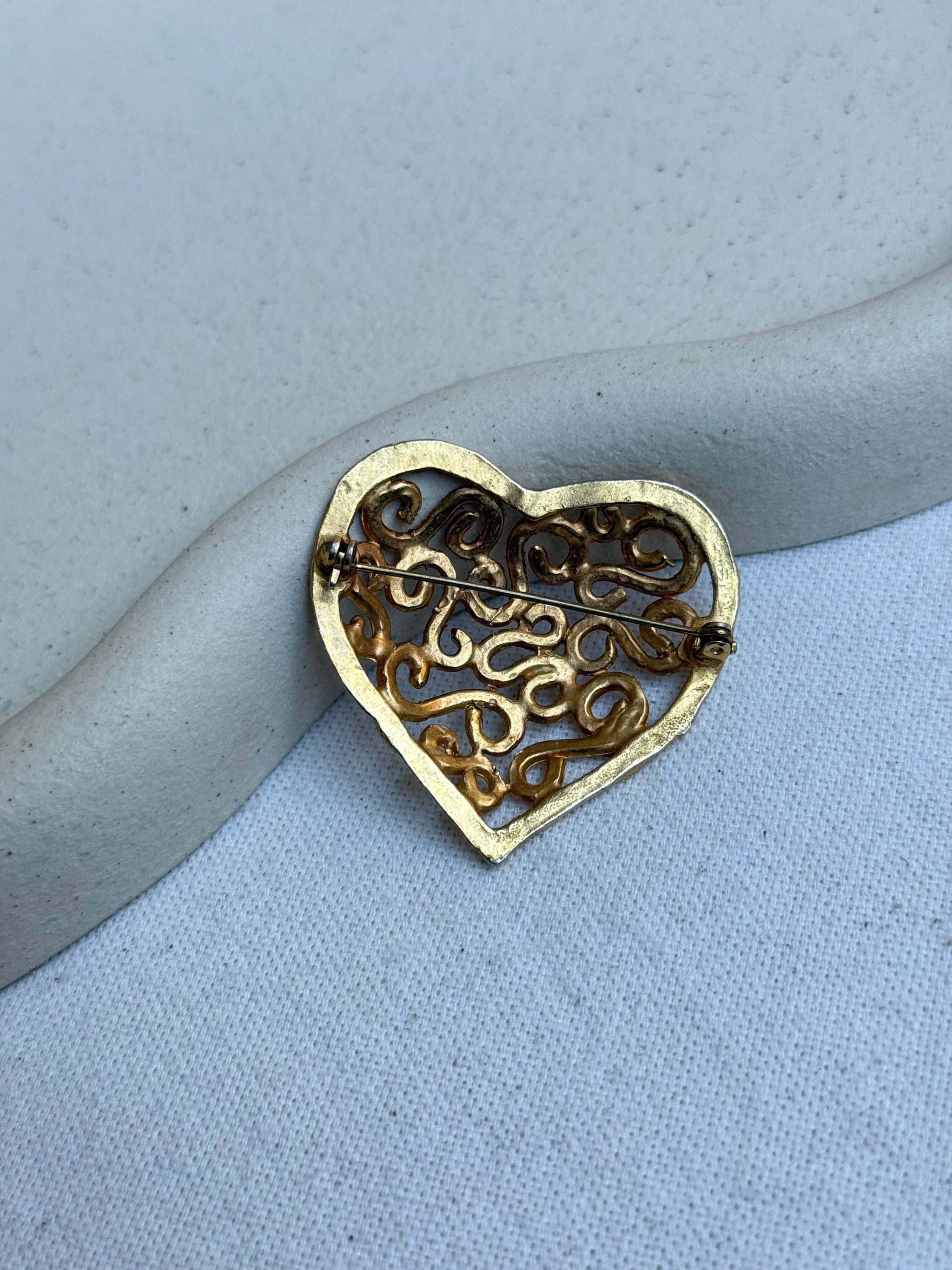 Broche vintage - Cœur ajouré doré
