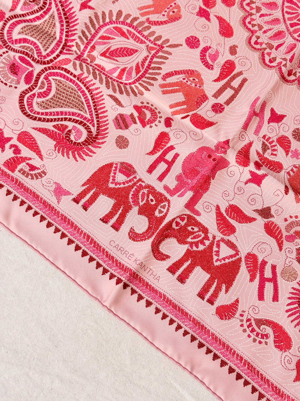 Foulard Hermès – Modèle Carré Kantha