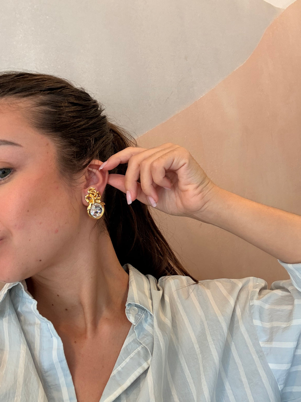 Boucles d’oreilles Sonia Rykiel vintage - Noeuds dorés et strass