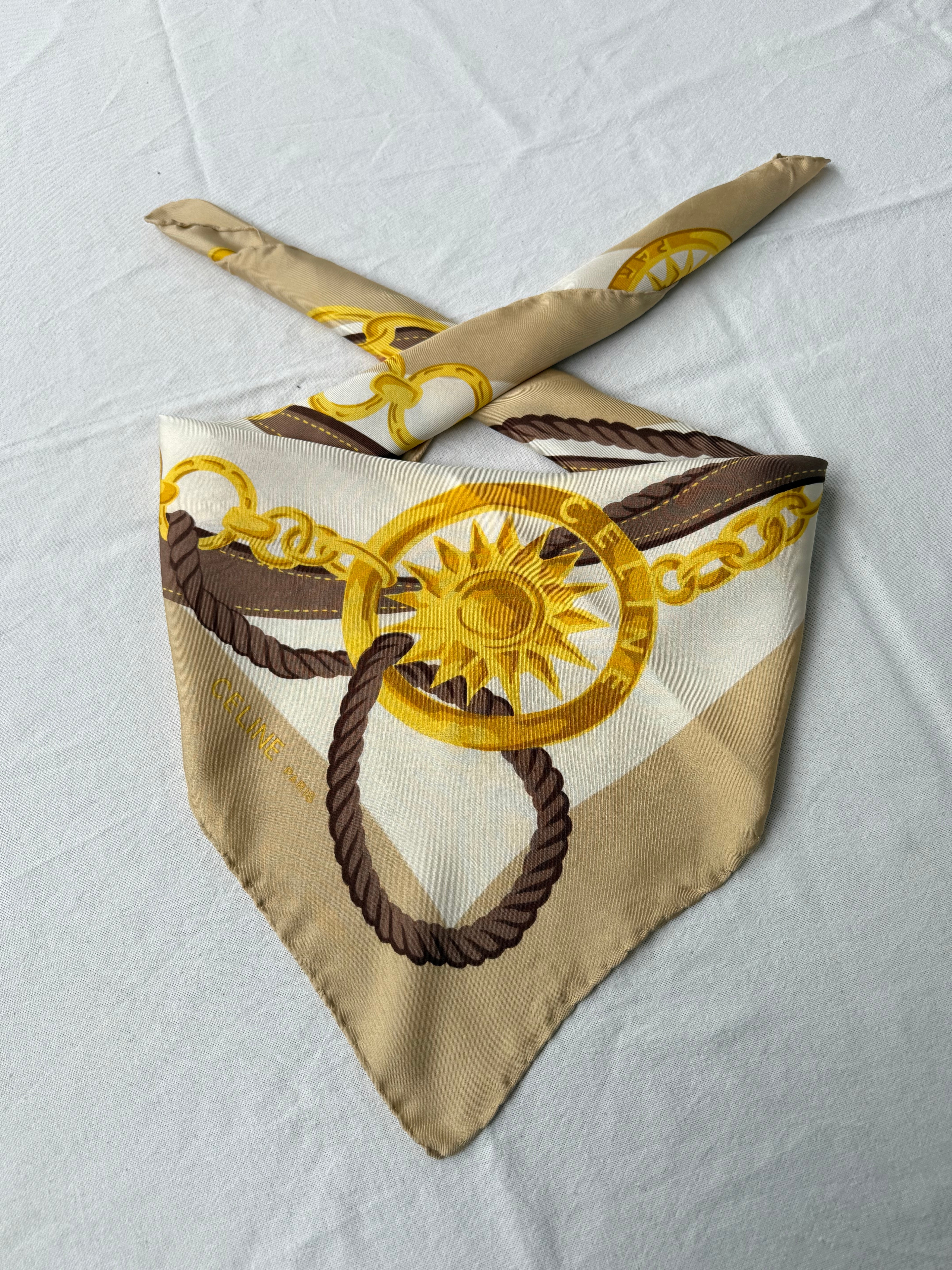 Foulard Céline – Chaînes et harnais