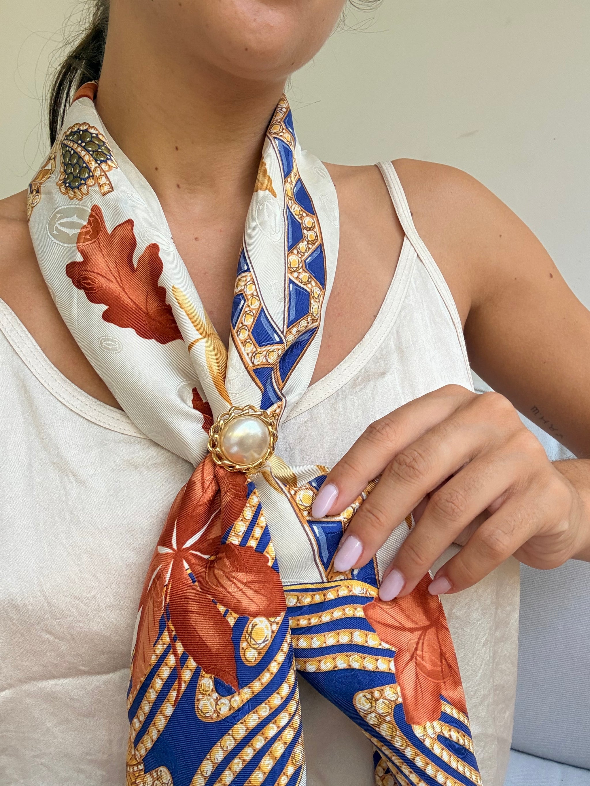 Anneau de foulard vintage - Perle centrale et bordure dorée
