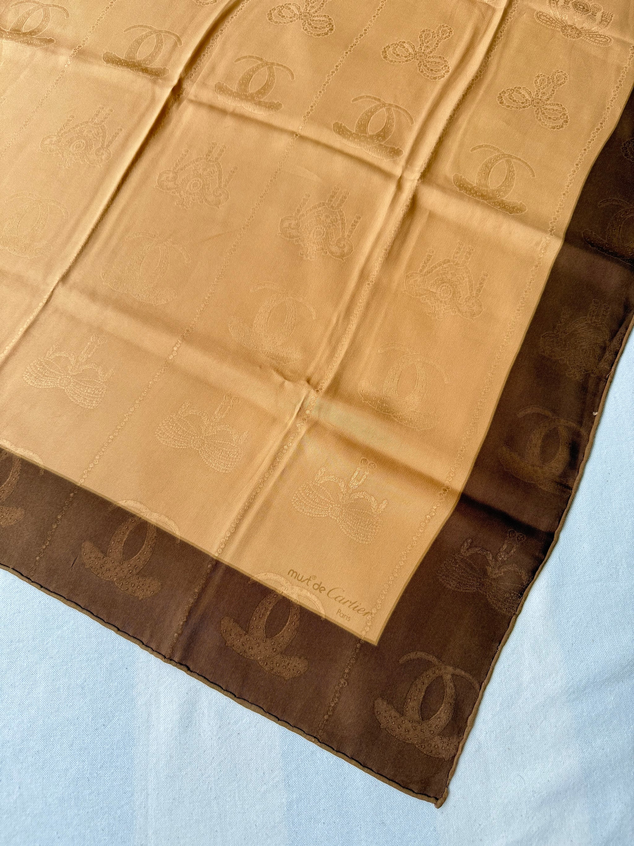 Foulard Cartier – Camel et Marron avec surpiqûres