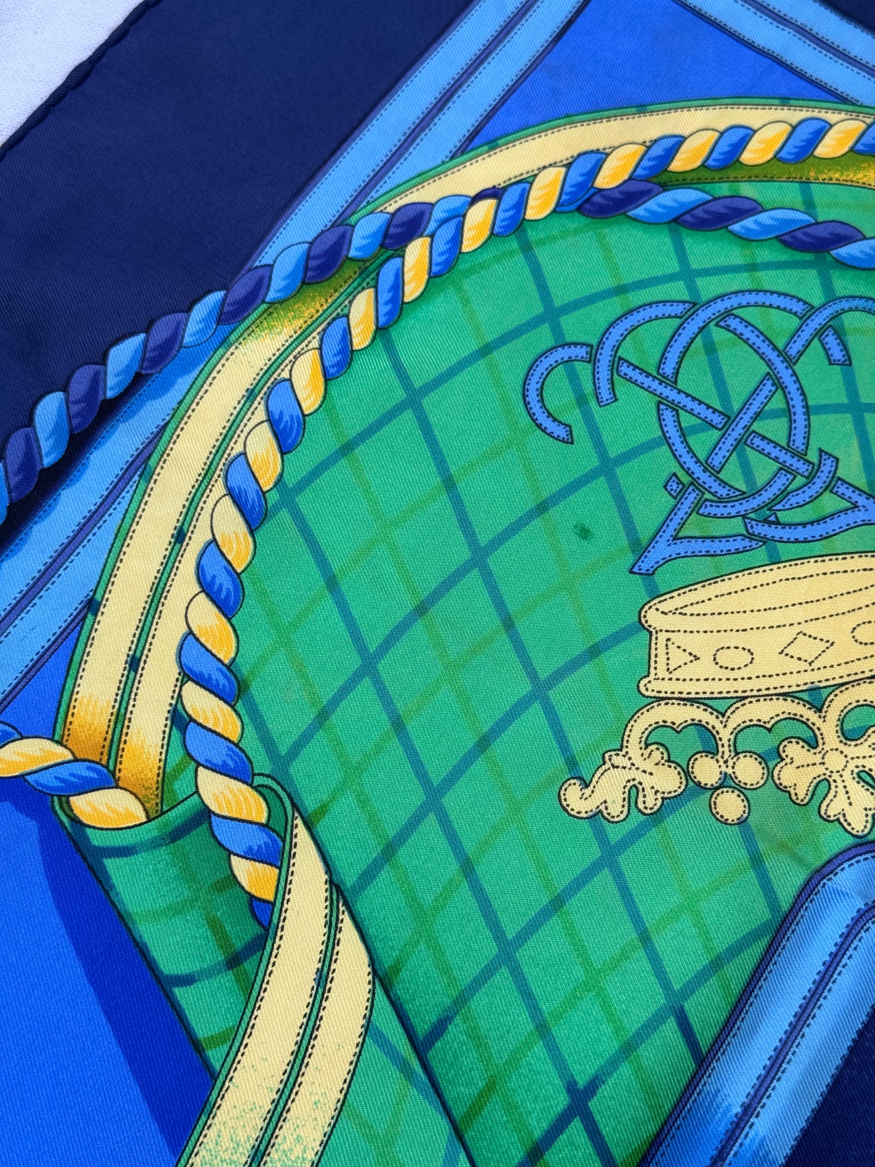 Foulard Hermès – Modèle Grande Tenue