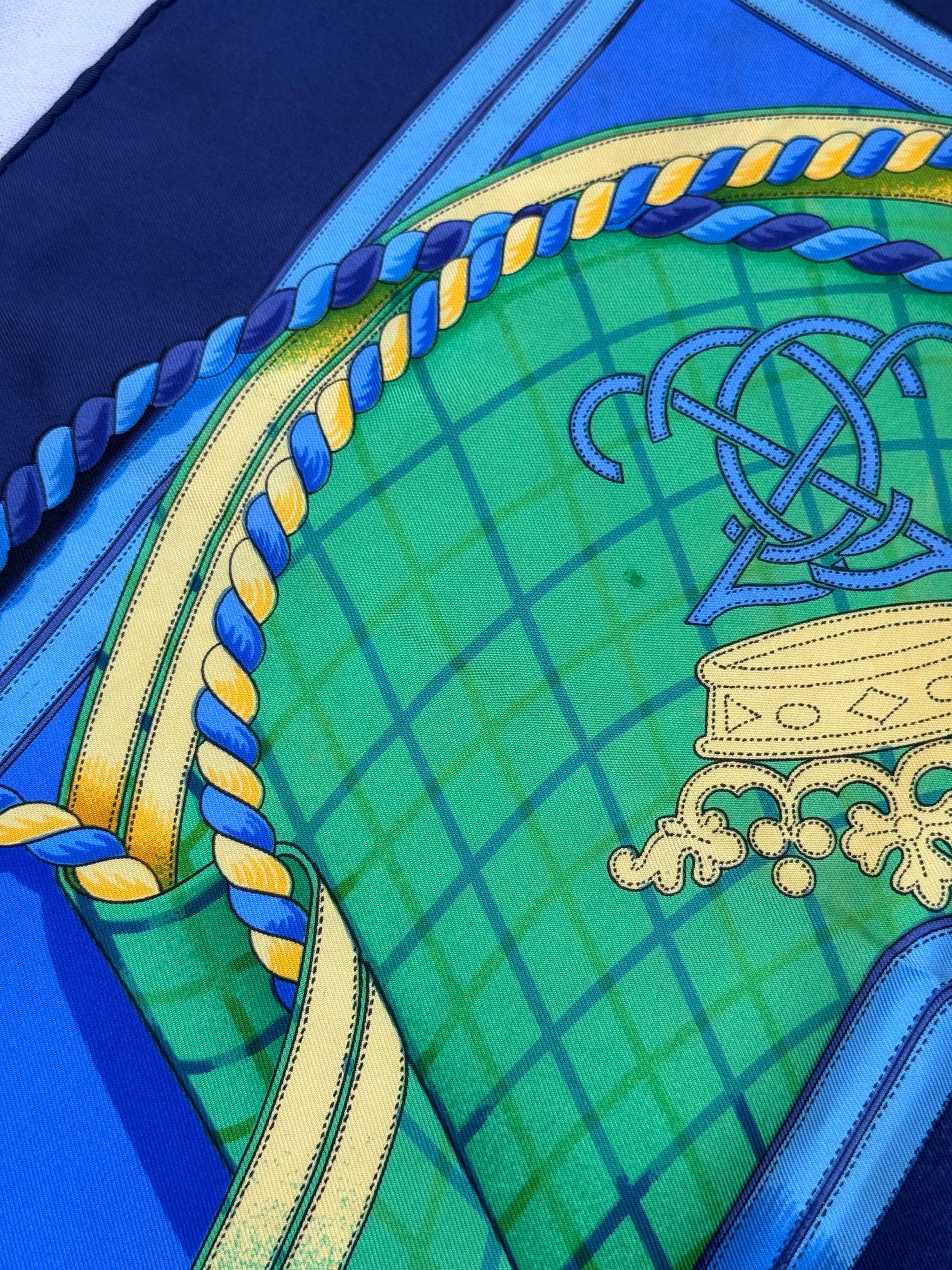 Foulard Hermès – Modèle Grande Tenue