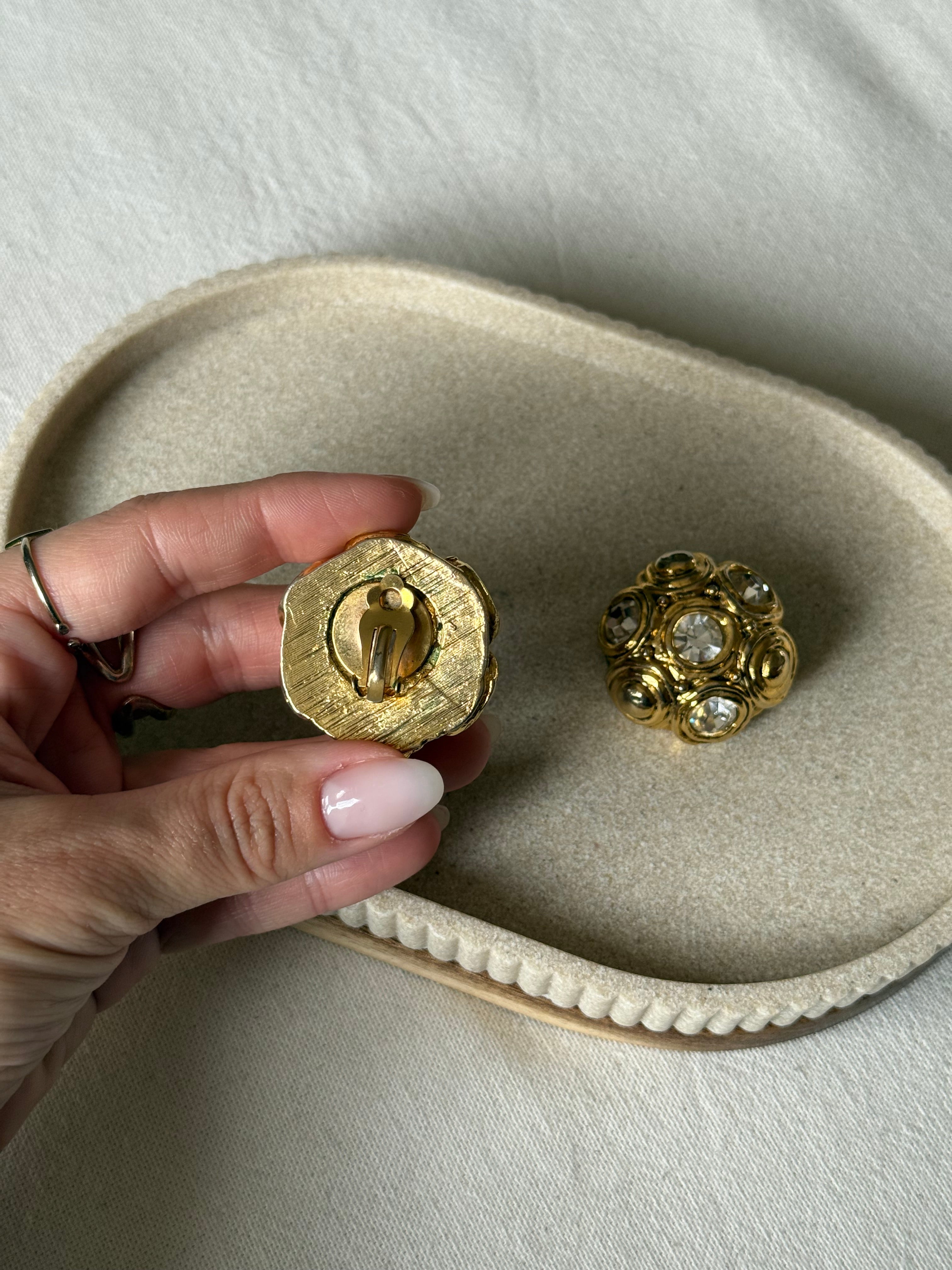 Boucles d’oreilles vintage - Résine dorée et strass