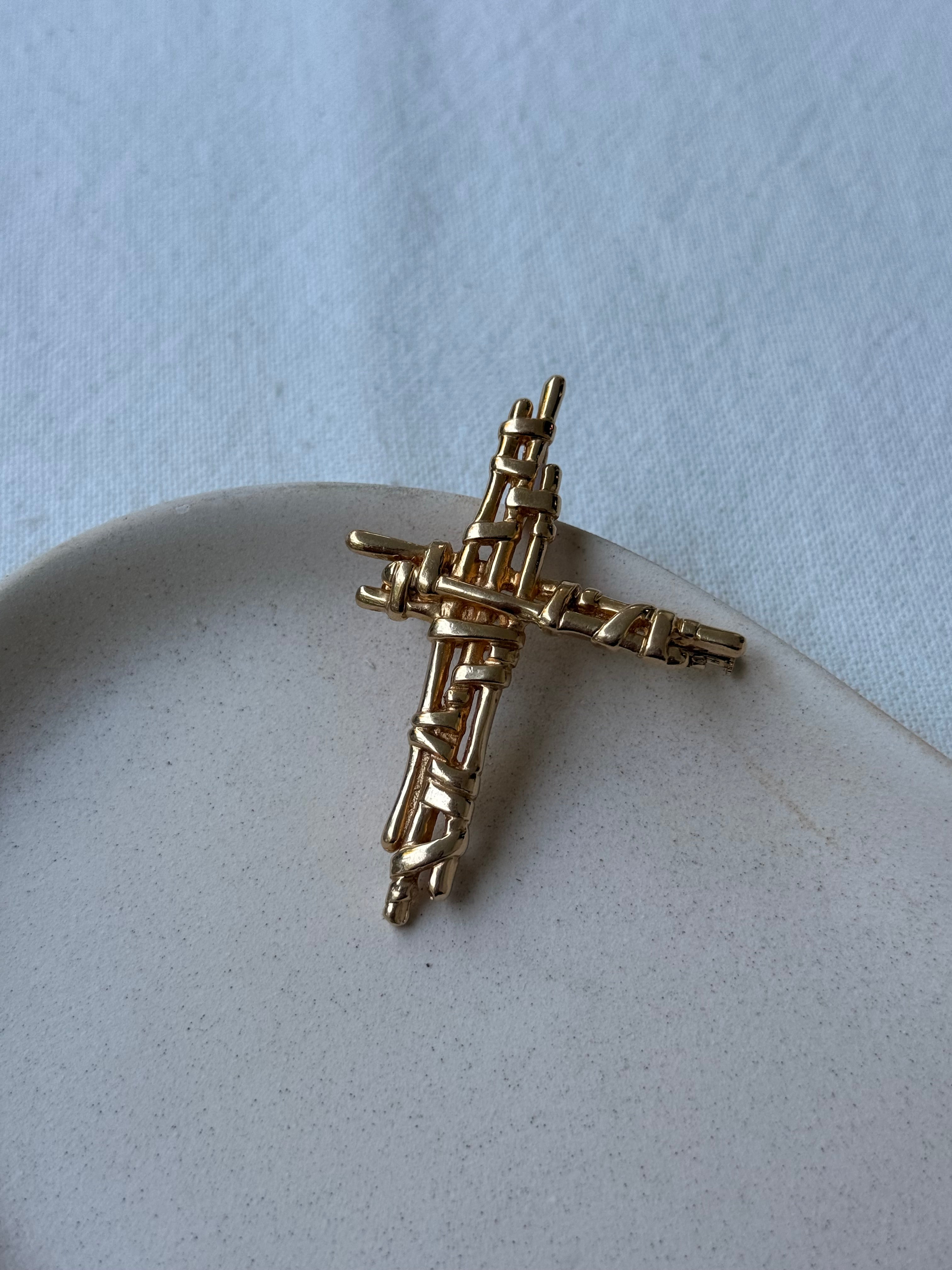 Broche Christian Lacroix vintage - Croix dorée