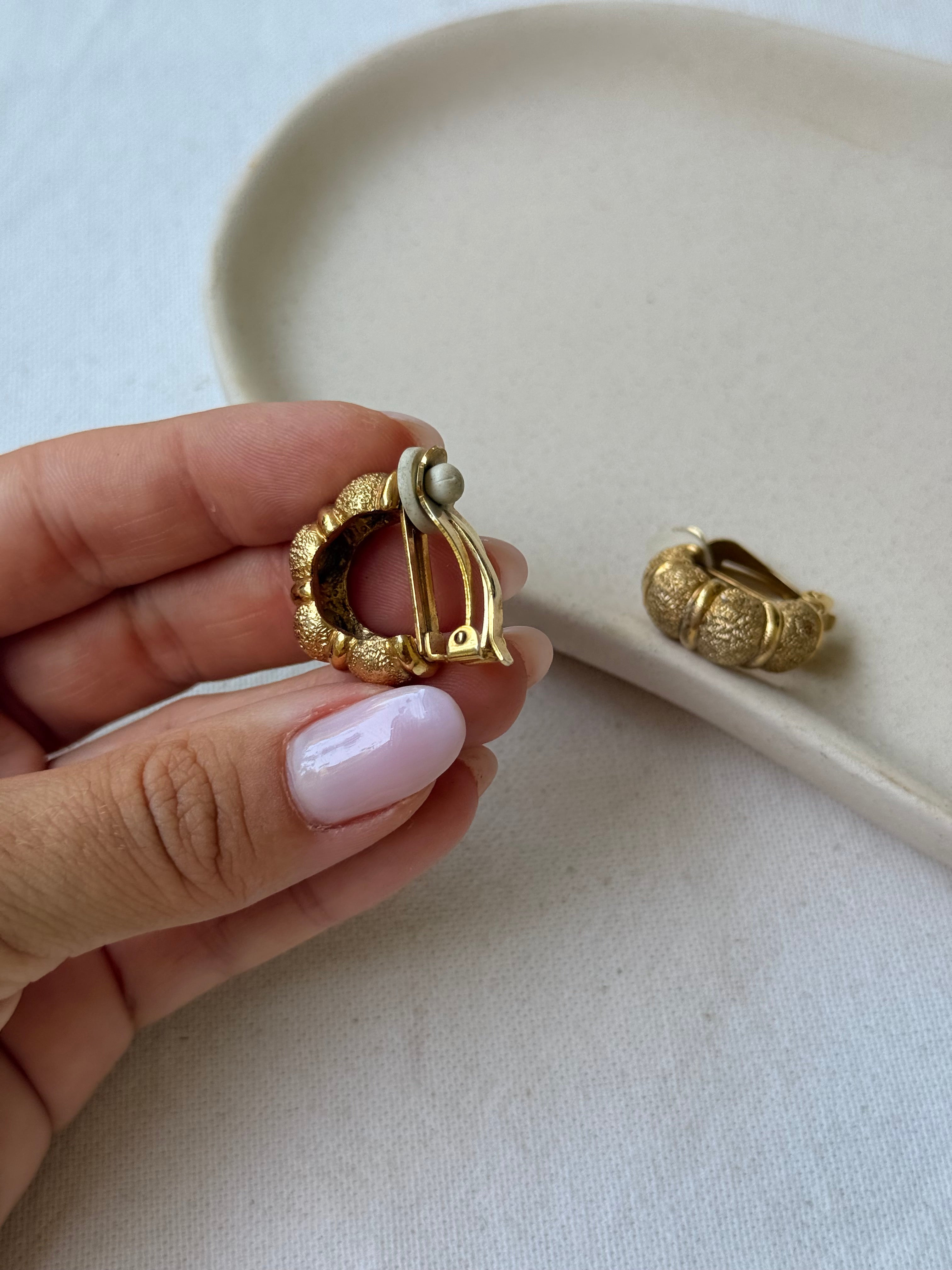 Boucles d’oreilles vintage - Créoles texturées dorées