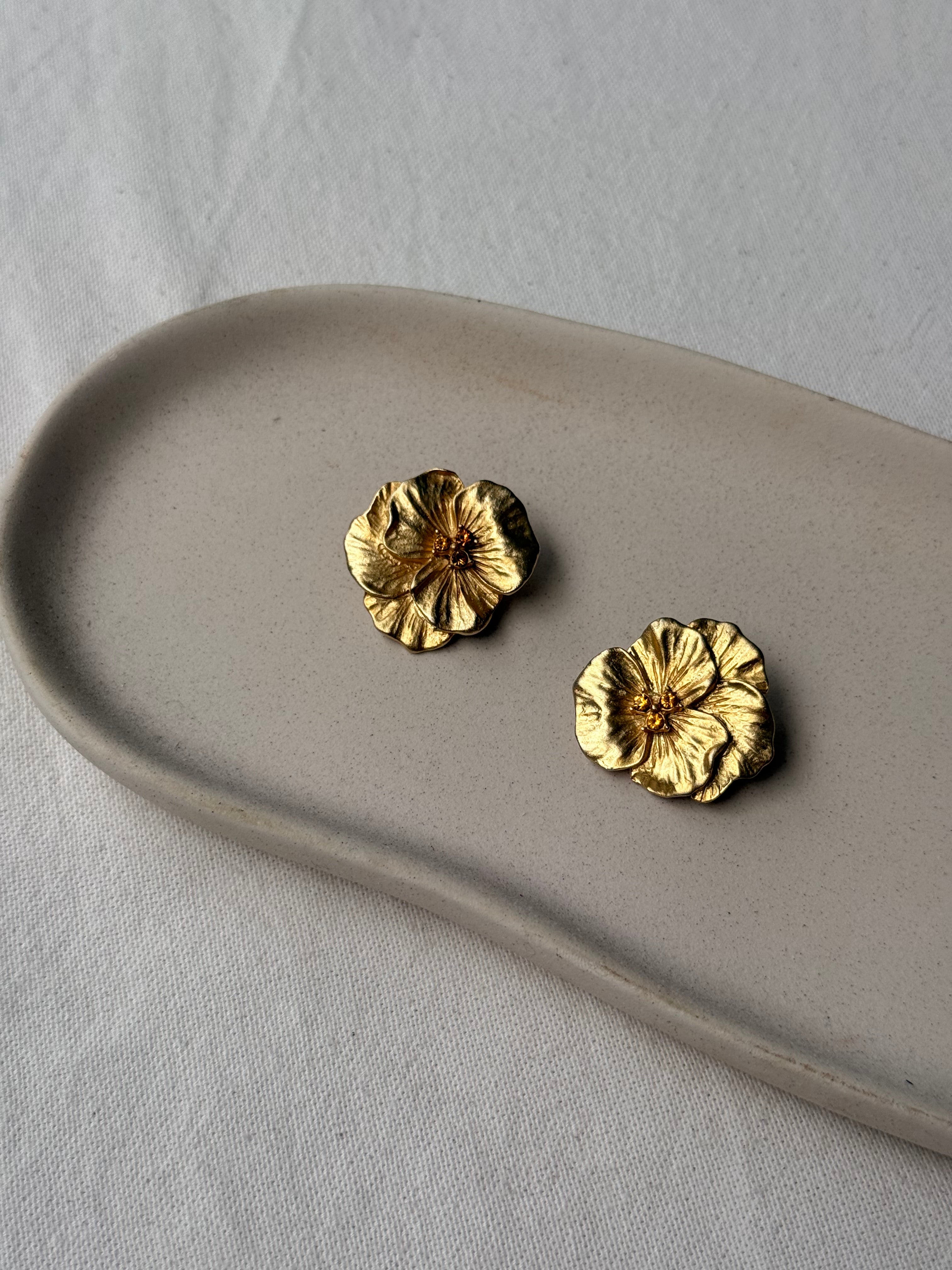 Boucles d’oreilles vintage - Fleurs dorées et strass ambrés