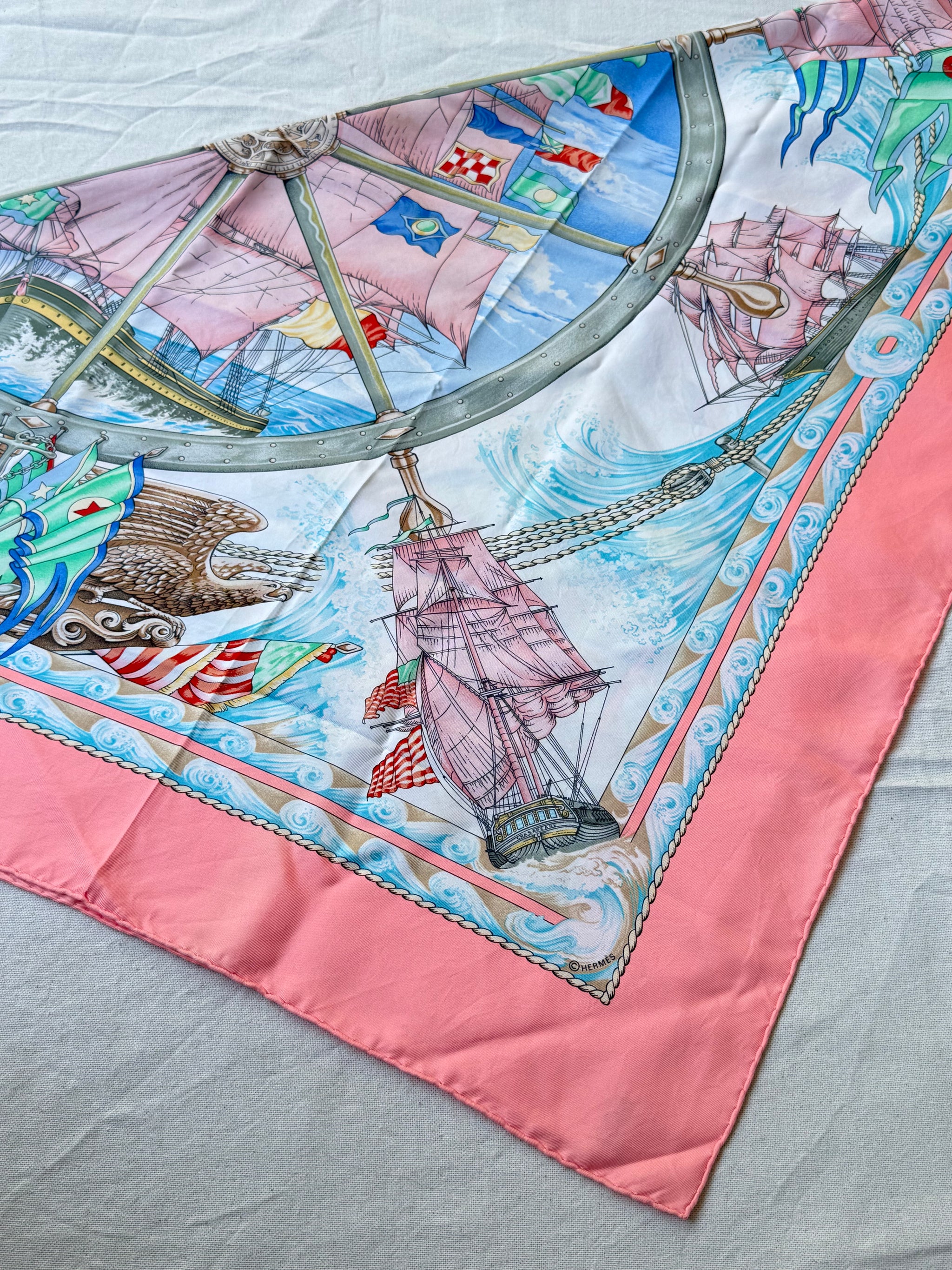 Foulard Hermès – modèle Vive le Vent