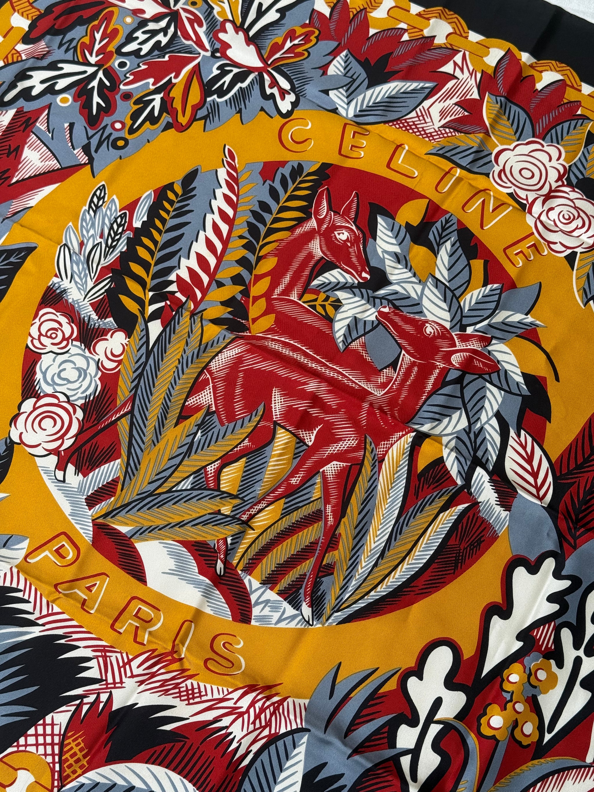 Foulard Céline – Motifs feuillages