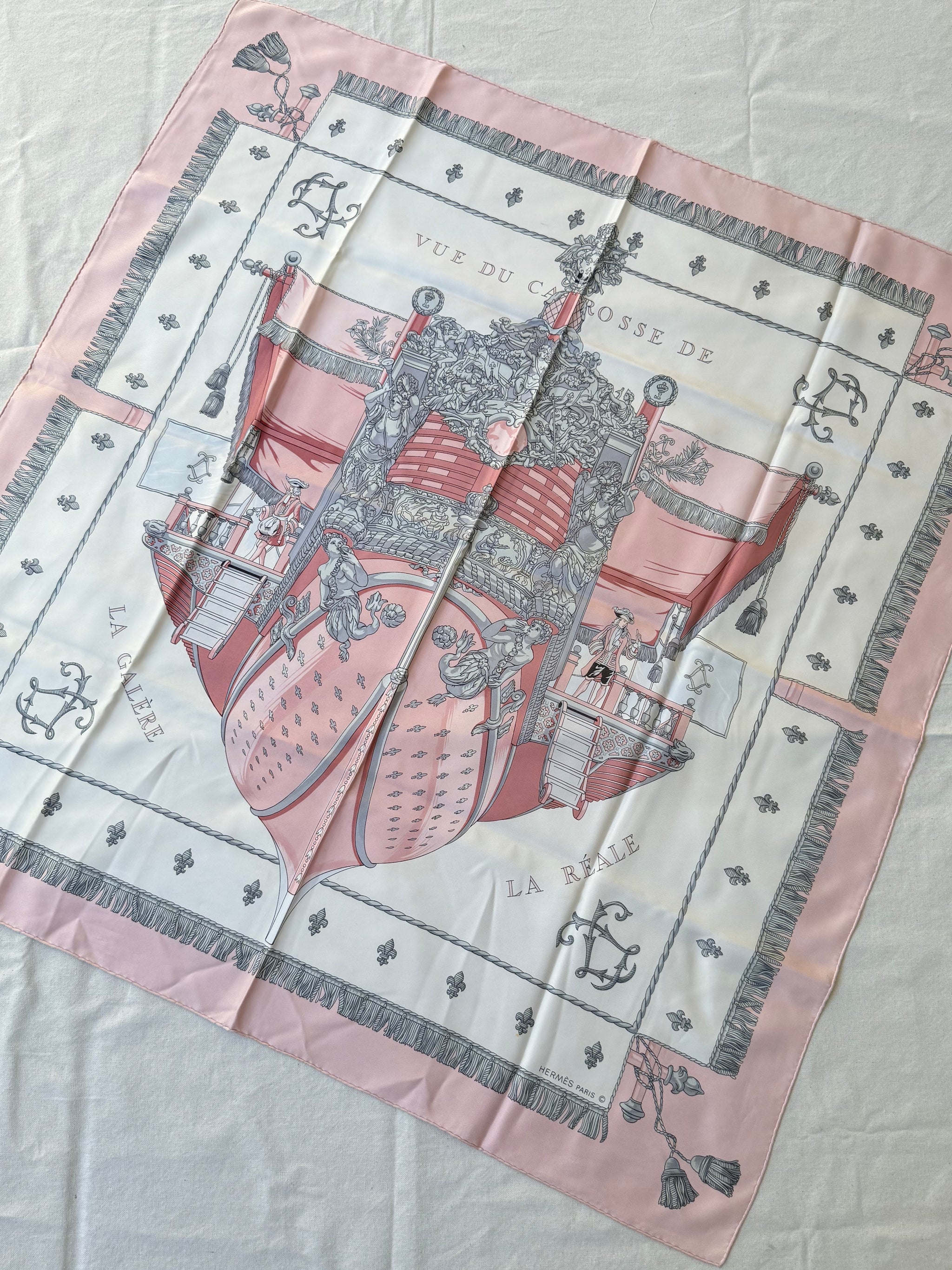Foulard Hermès – Modèle Vue du Carrosse de la Galère La Réale