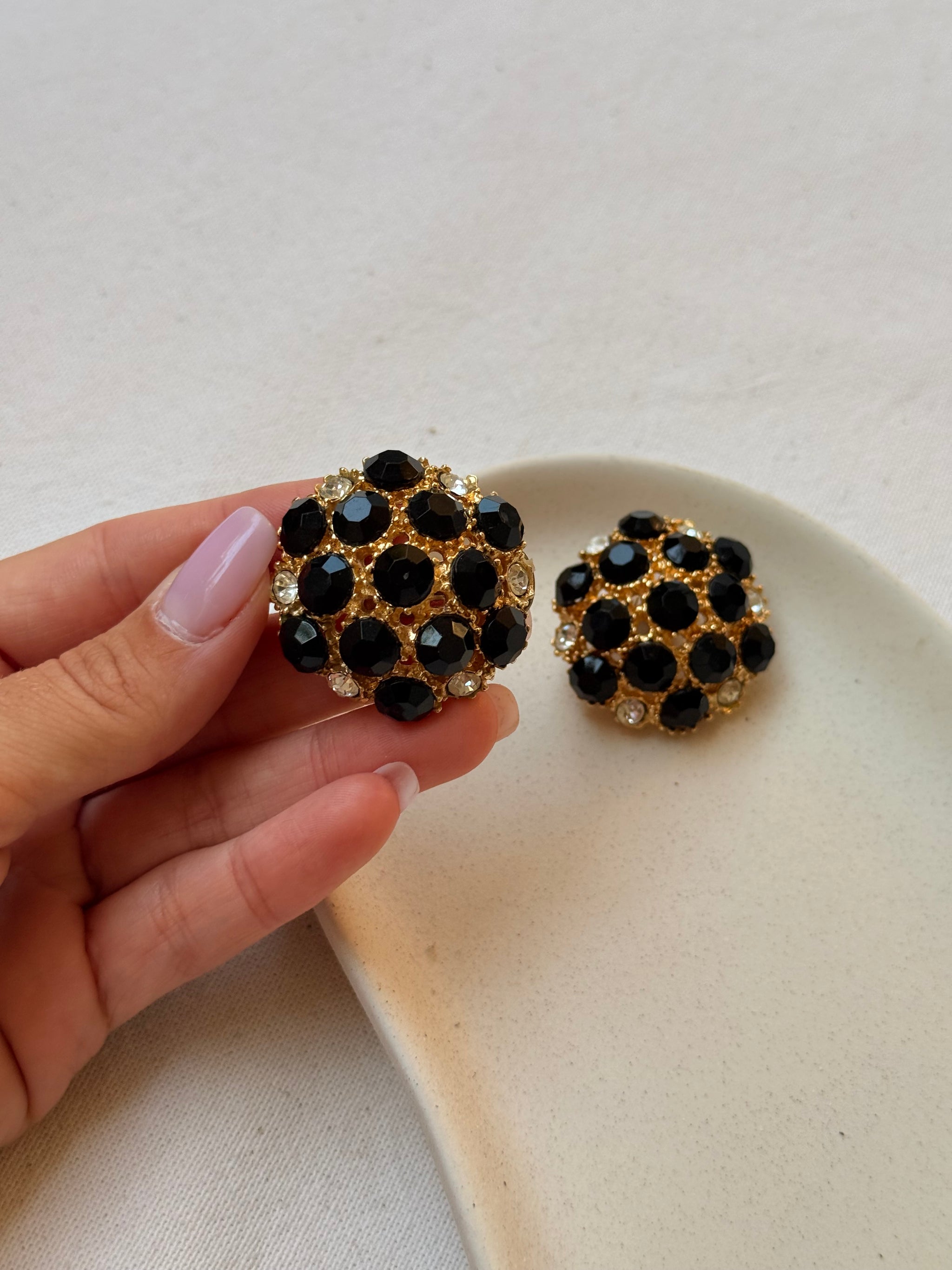 Boucles d’oreilles vintage - Pavées de strass noir