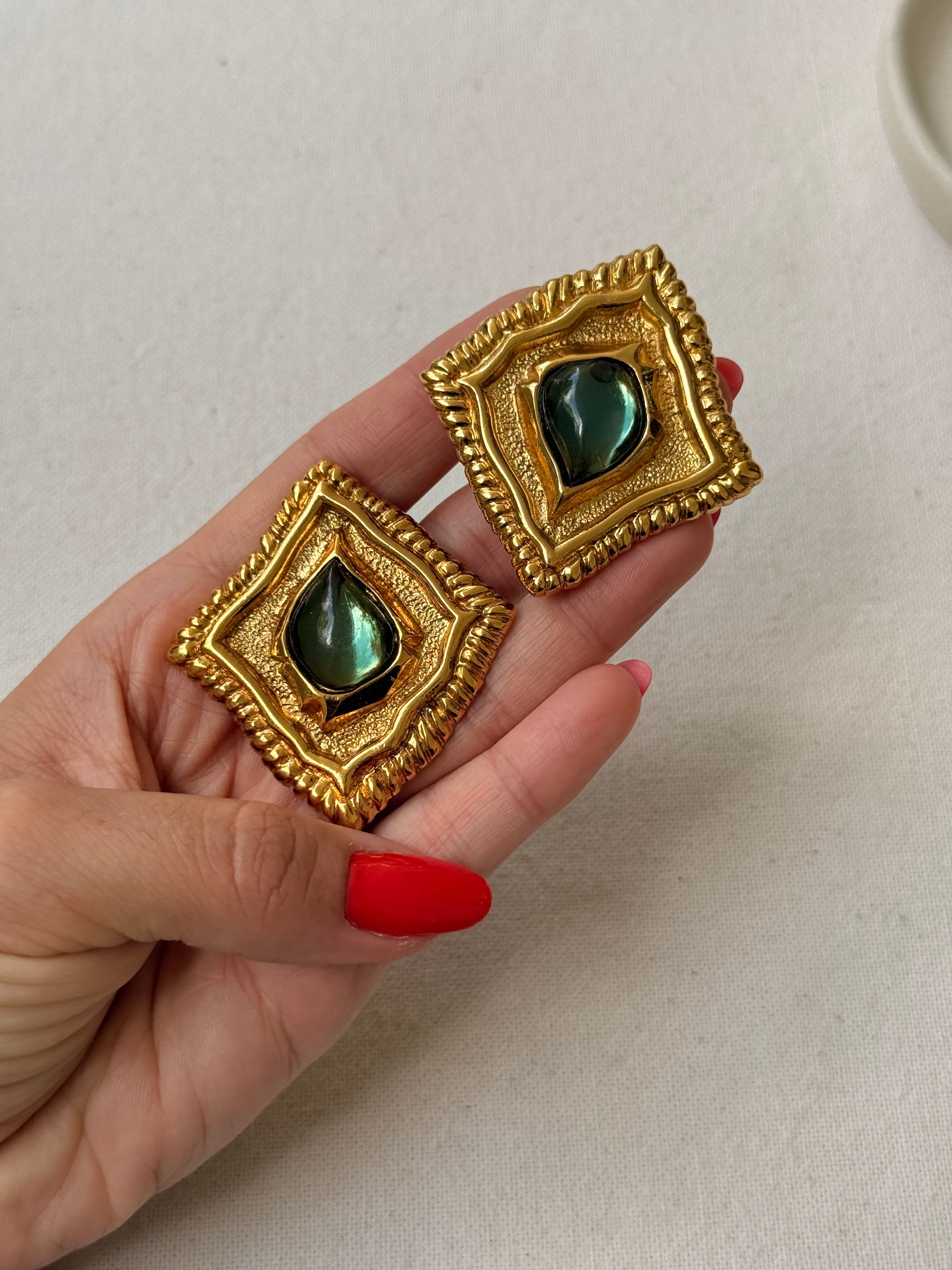 Boucles d’oreilles Scherrer vintage - Cabochons verts