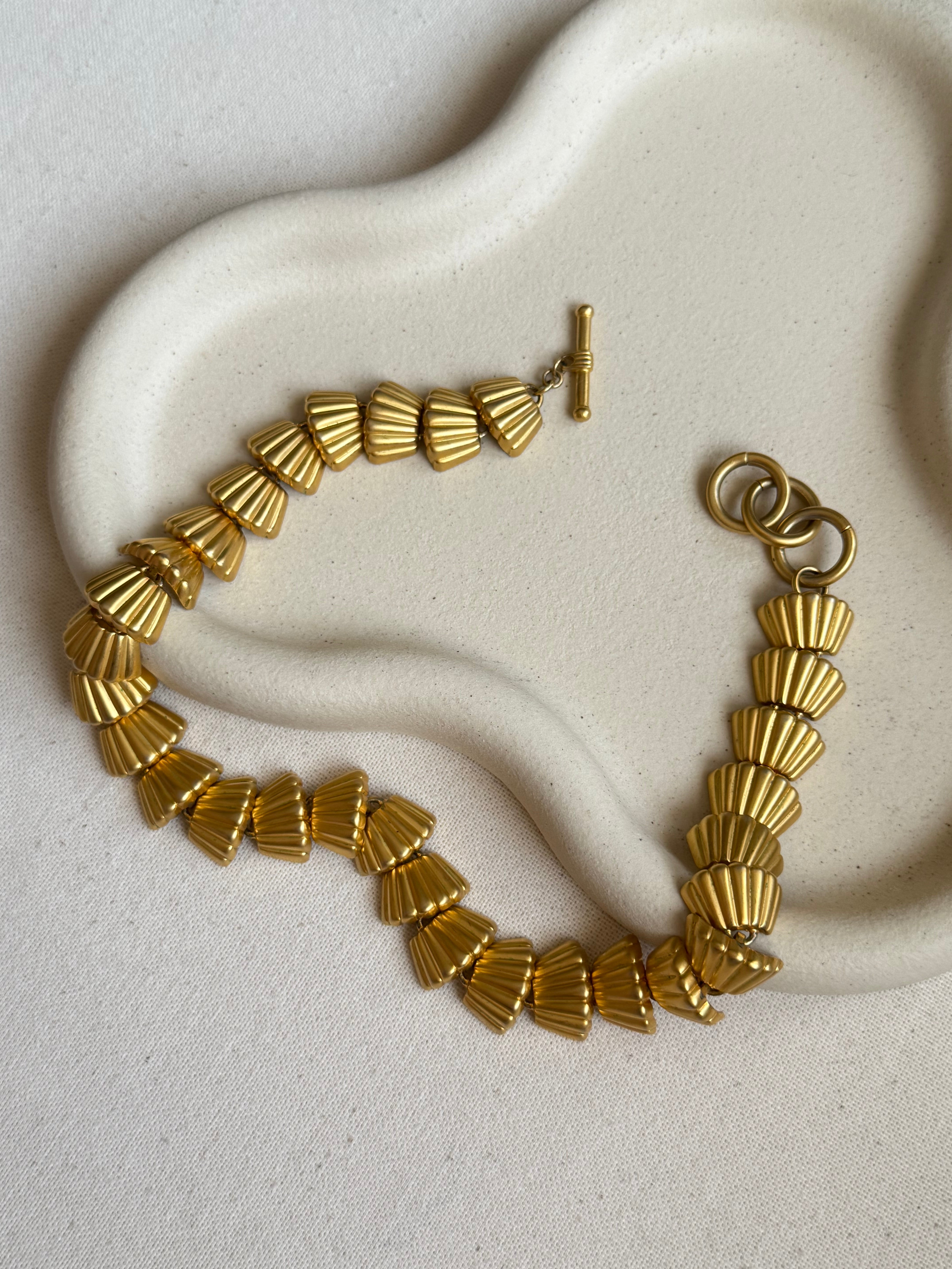 Collier vintage maille éventails en relief