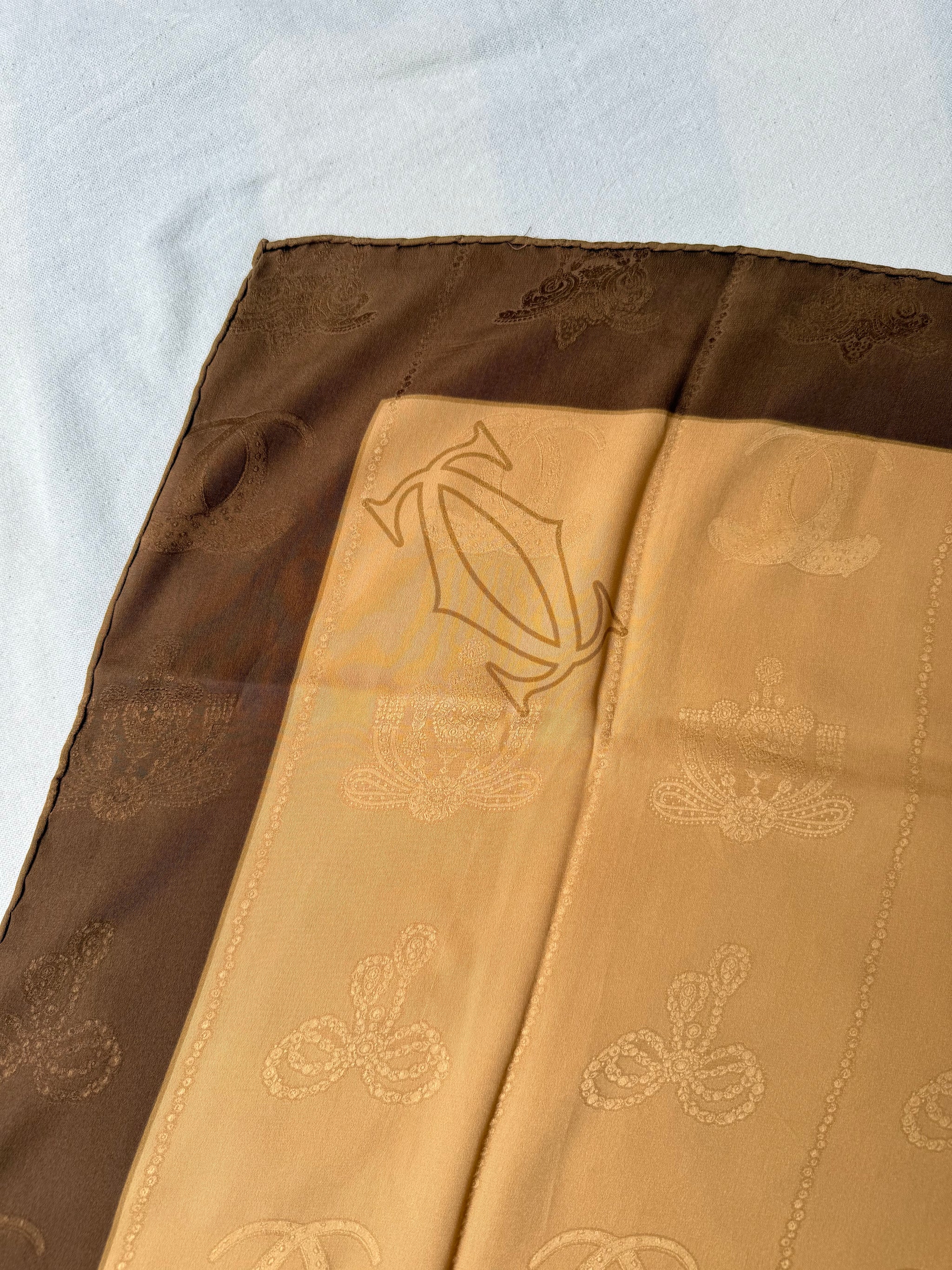 Foulard Cartier – Camel et Marron avec surpiqûres