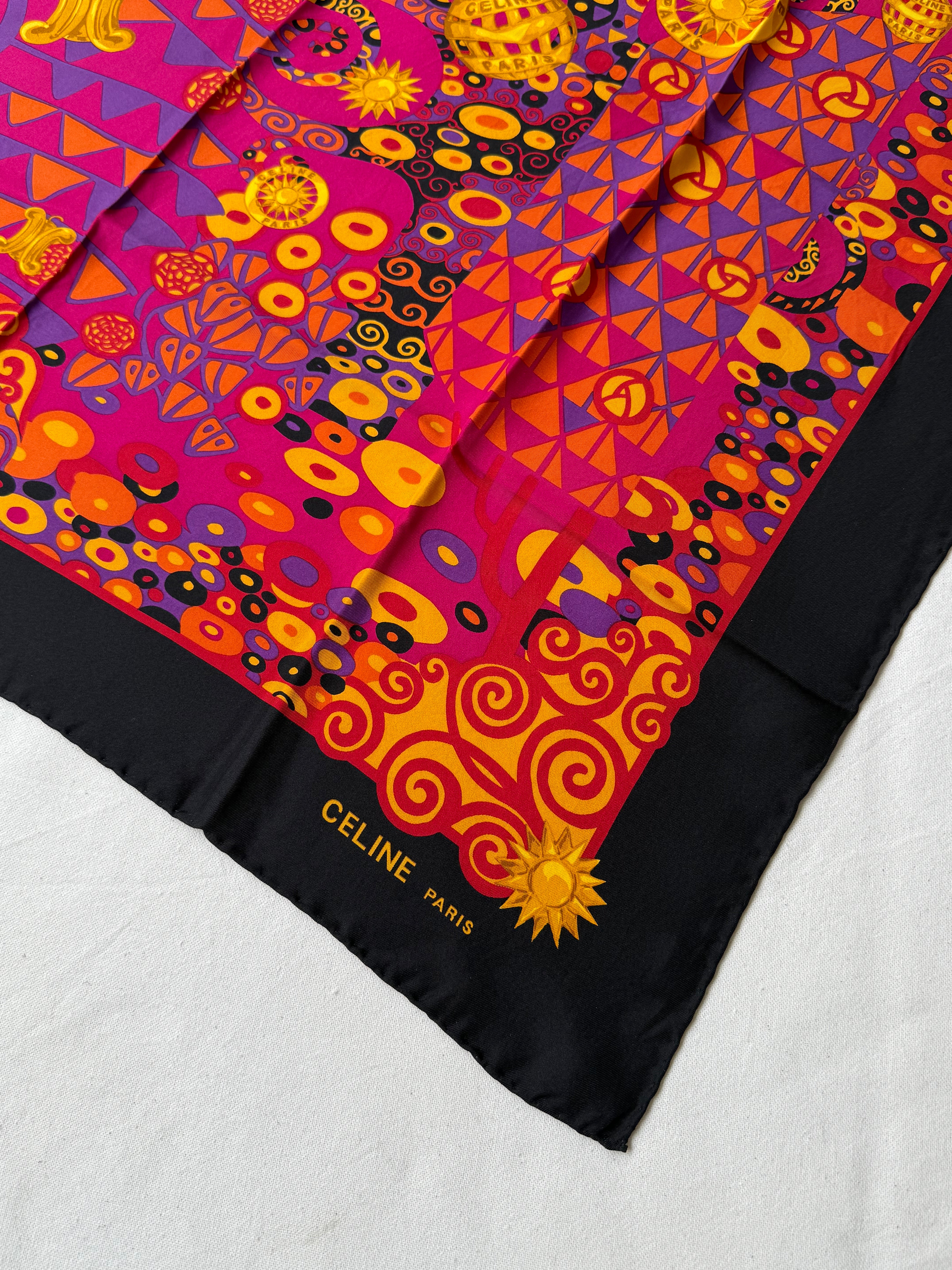 Foulard Céline – Motifs colorés géométriques