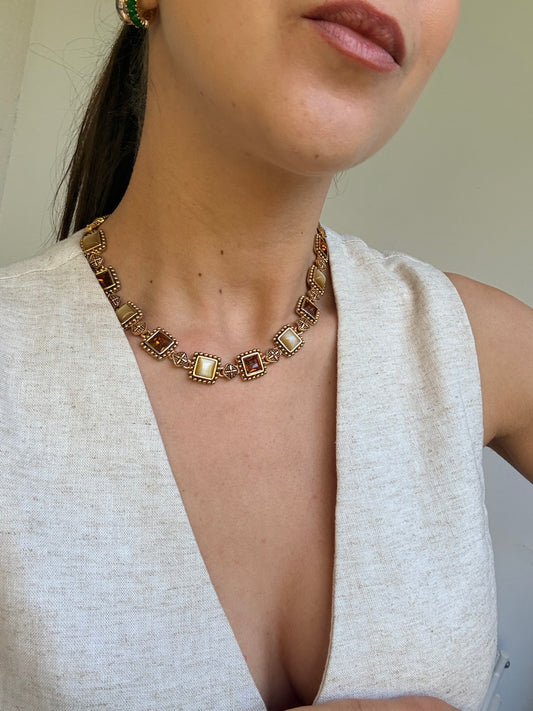 Collier doré vintage - Pierres ambrées et cabochons nacrés