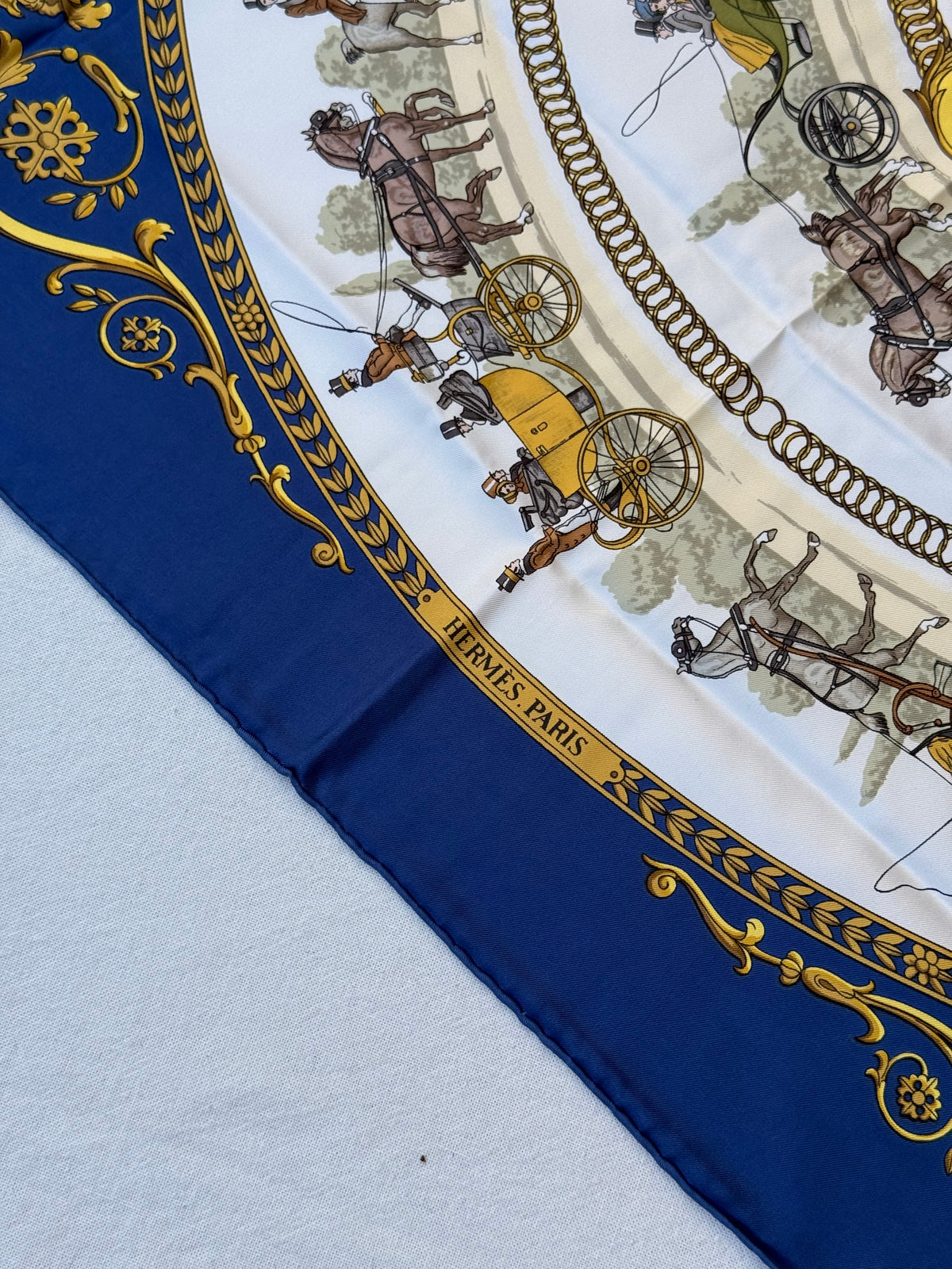 Foulard Hermès – Modèle Promenade de Longchamps bleu