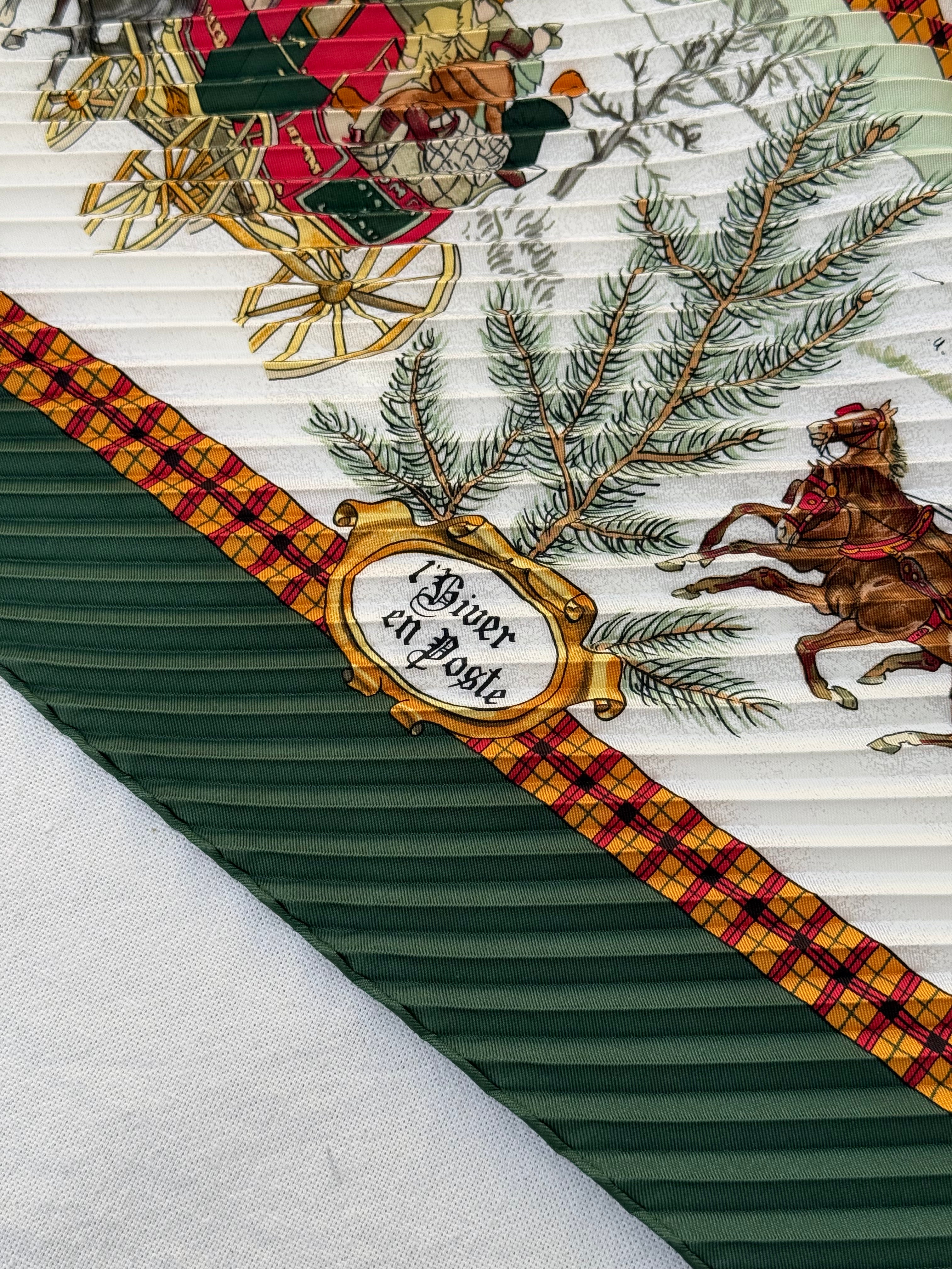 Foulard Hermès plissé – Modèle L’Hiver en Poste