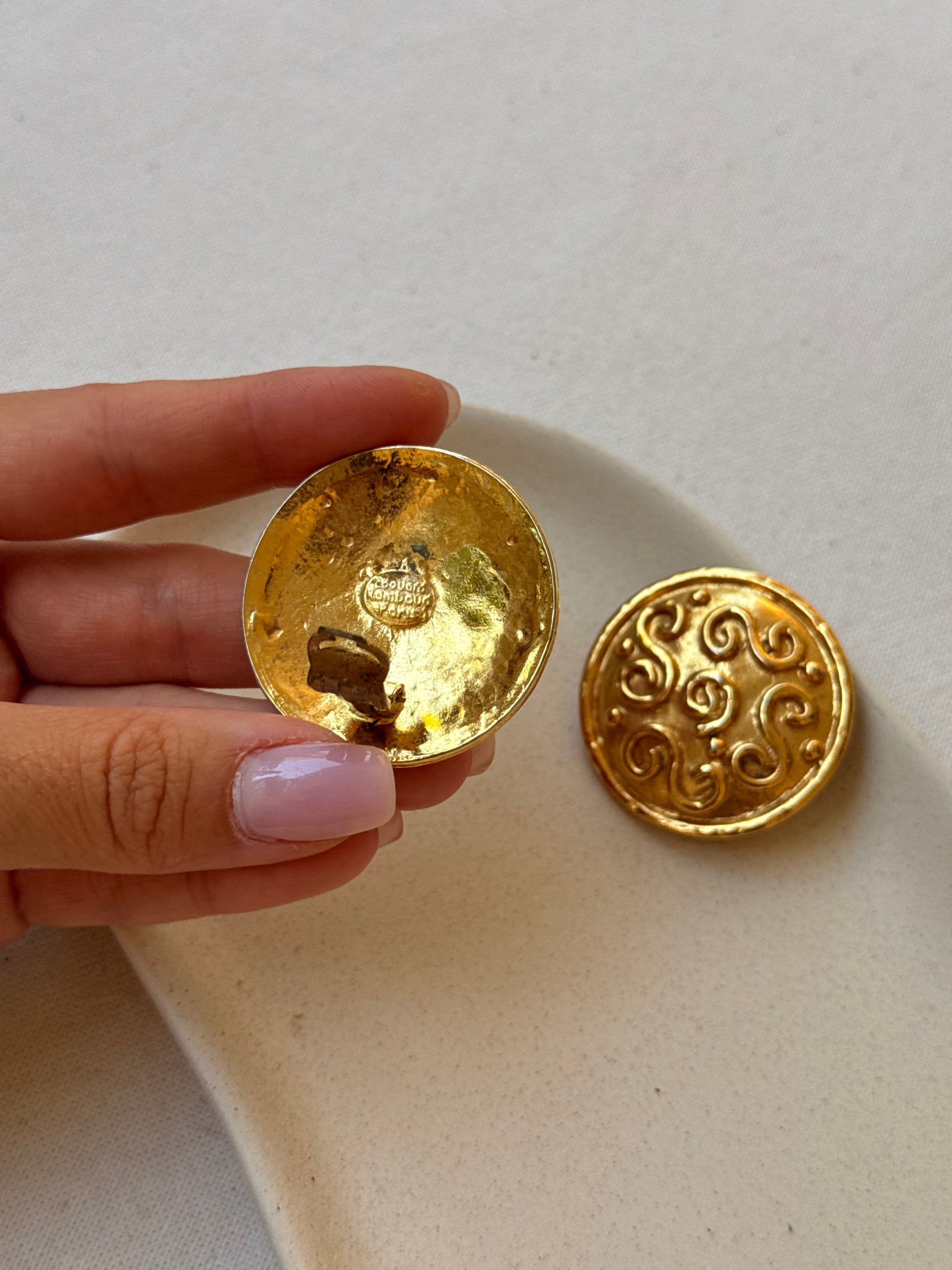 Boucles d’oreilles Édouard Rambaud vintage - Rondes motifs arabesques