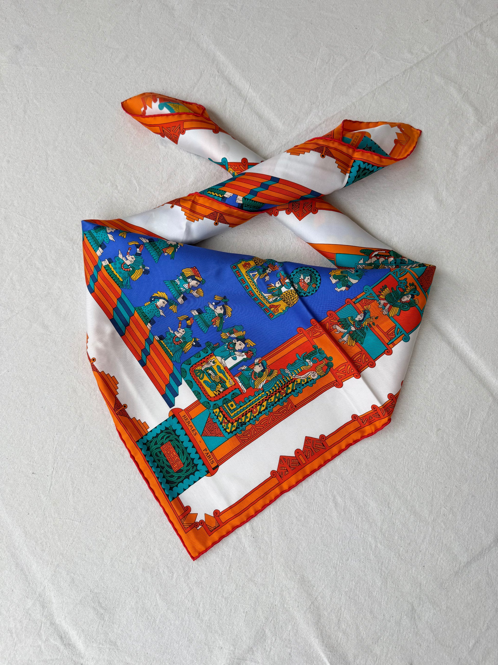 Foulard Hermès – Modèle Astres et Soleils
