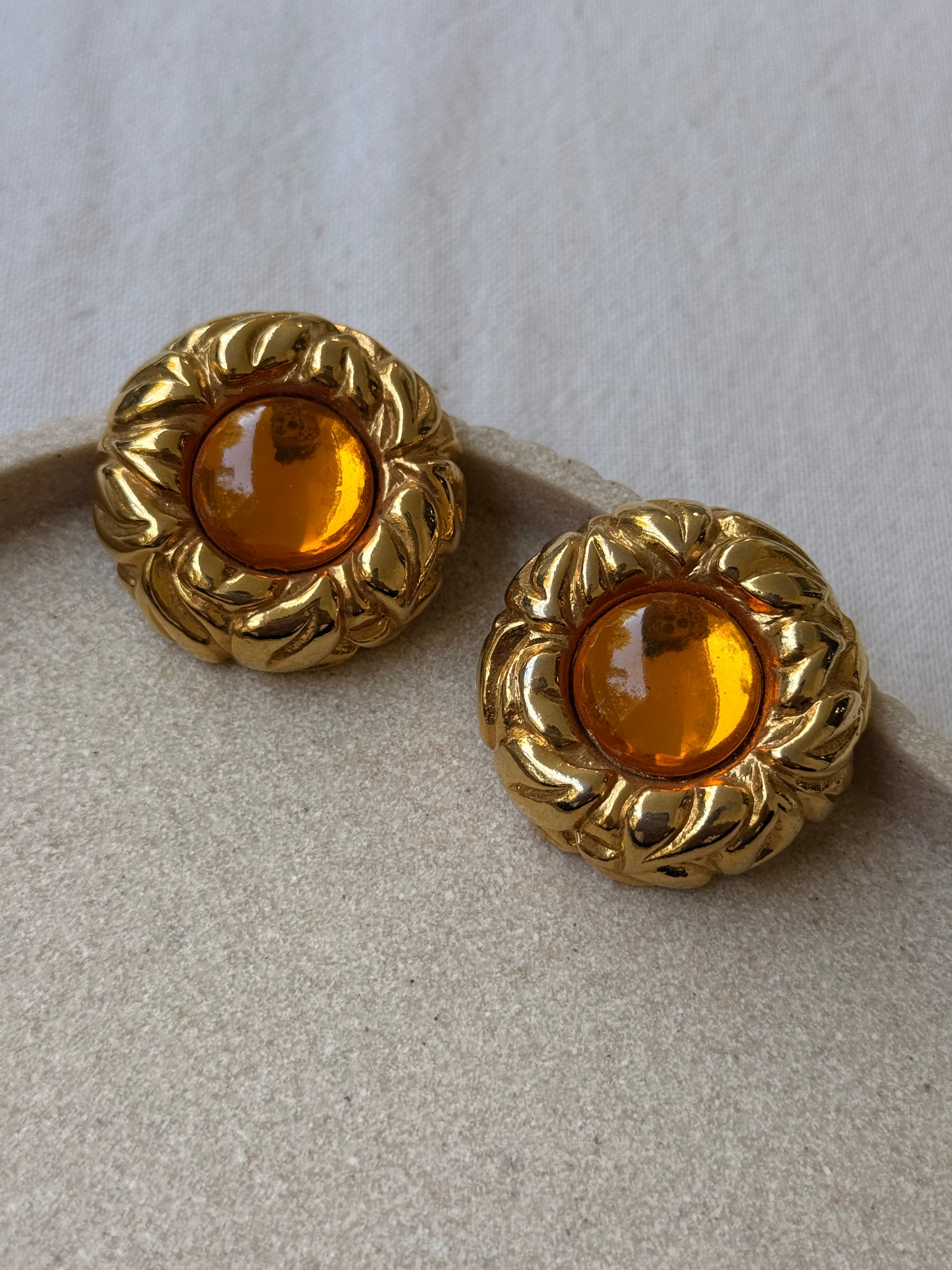 Boucles d’oreilles Escada vintage - Cabochons ambrés