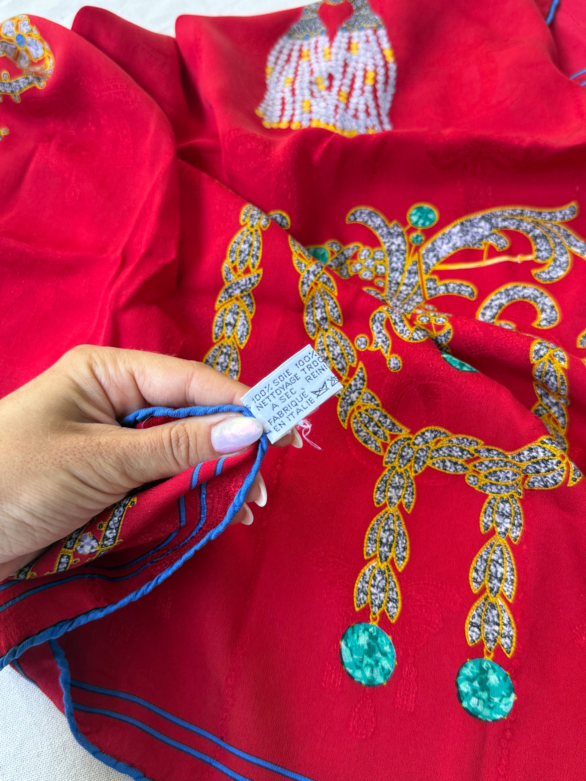 Foulard Cartier – Collection Musée, motifs bijoux et noeuds