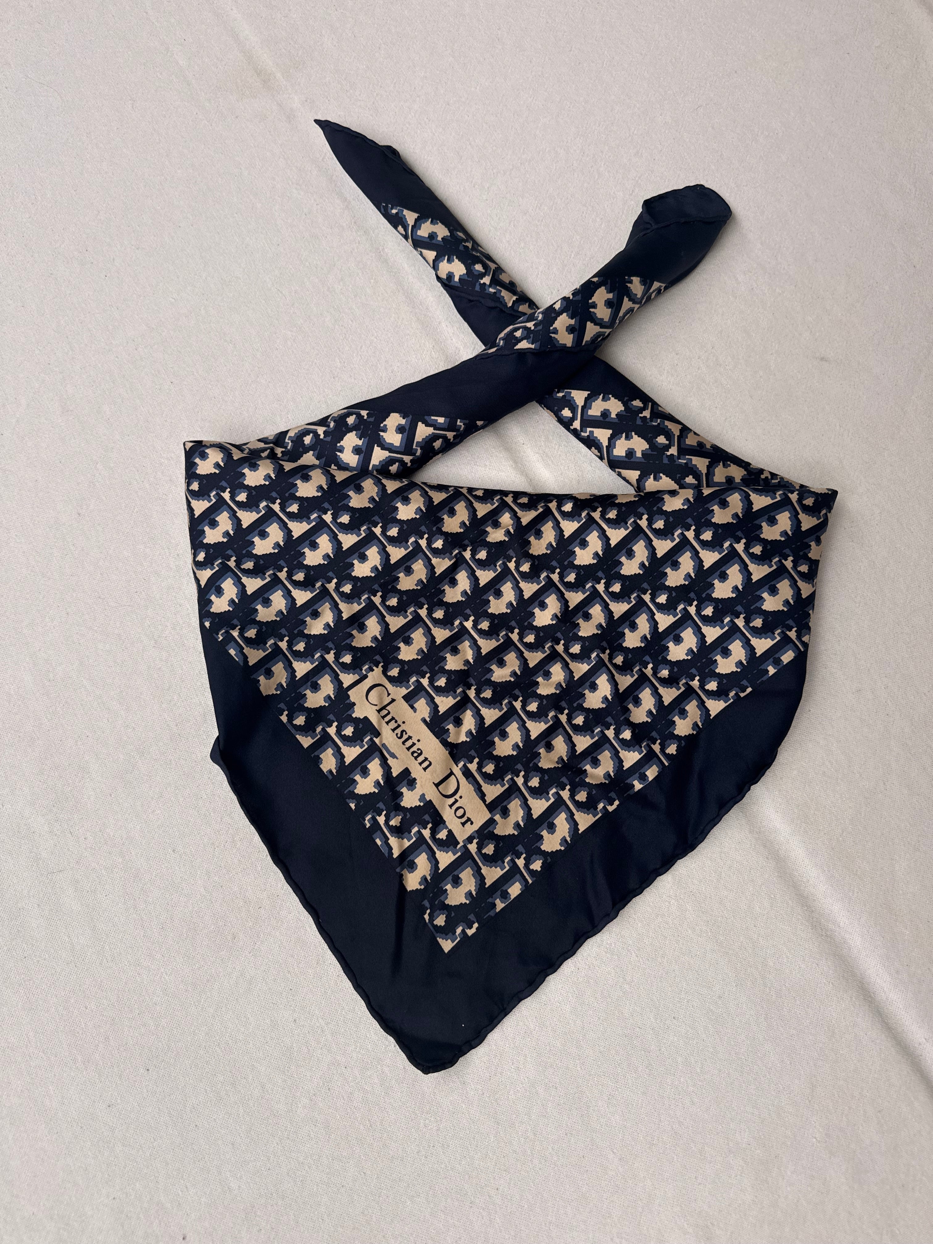 Foulard Christian Dior – Modèle monogramme bleu