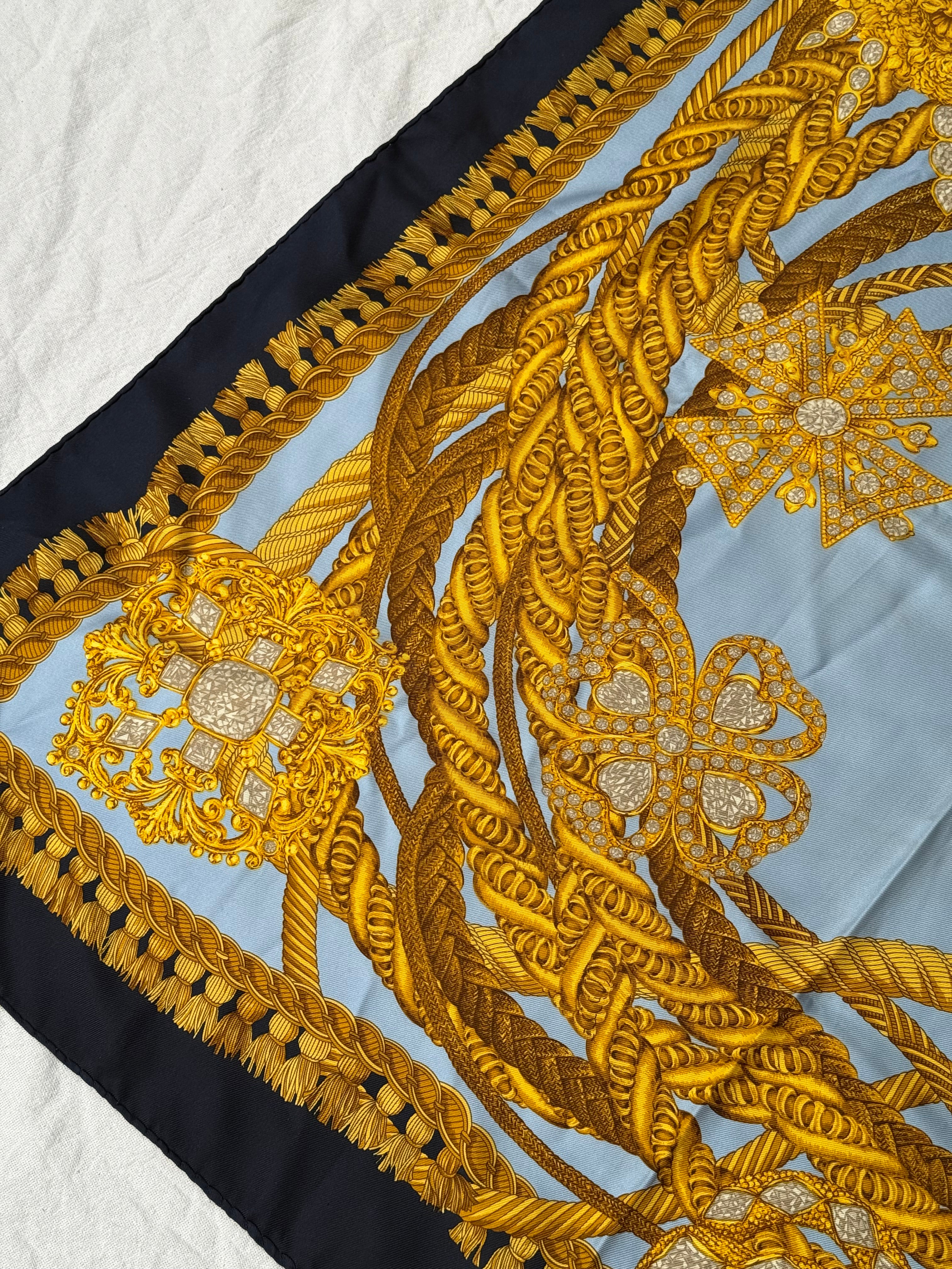 Foulard Christian Dior – Cordages et ornements dorés