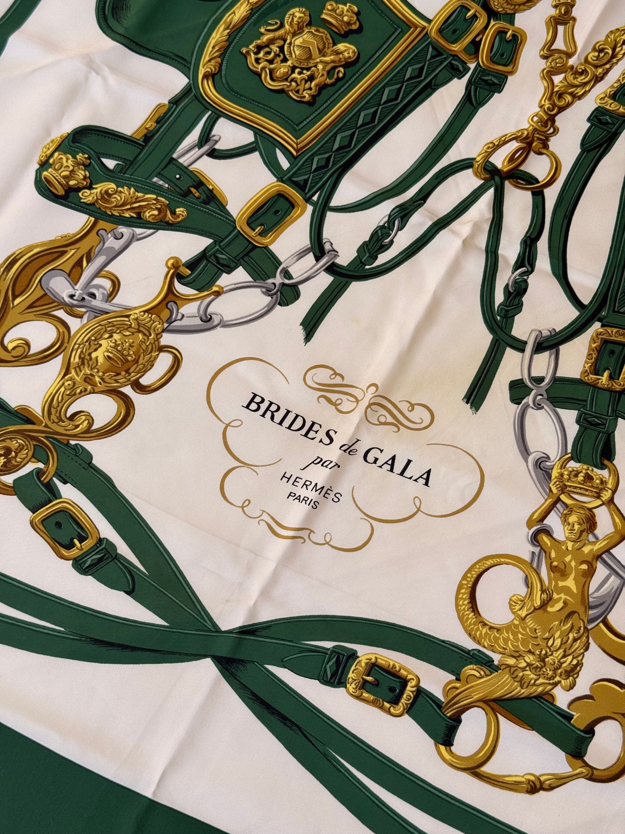 Foulard Hermès – Modèle Brides de Gala