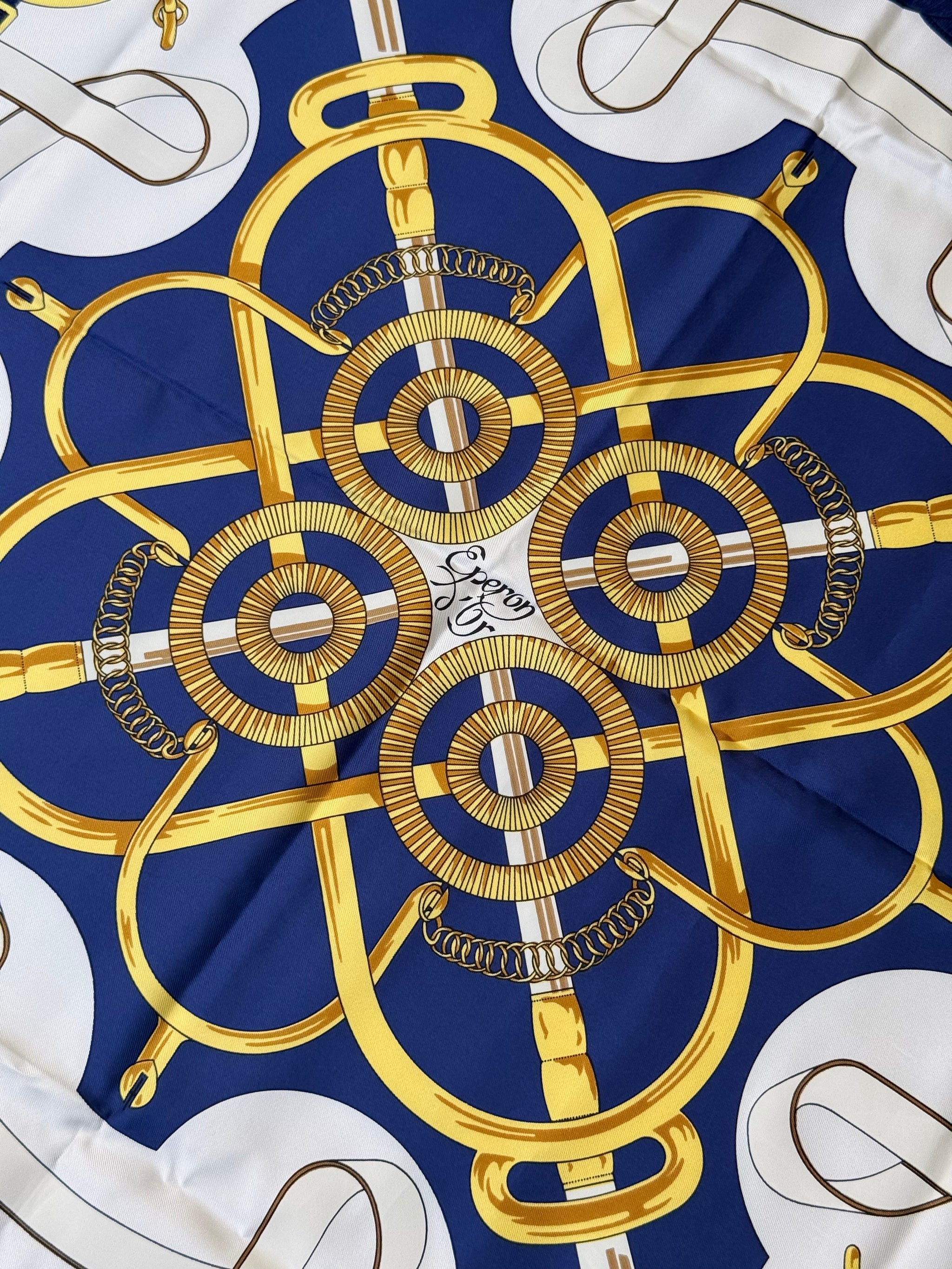 Foulard Hermès – Modèle Éperon d’Or